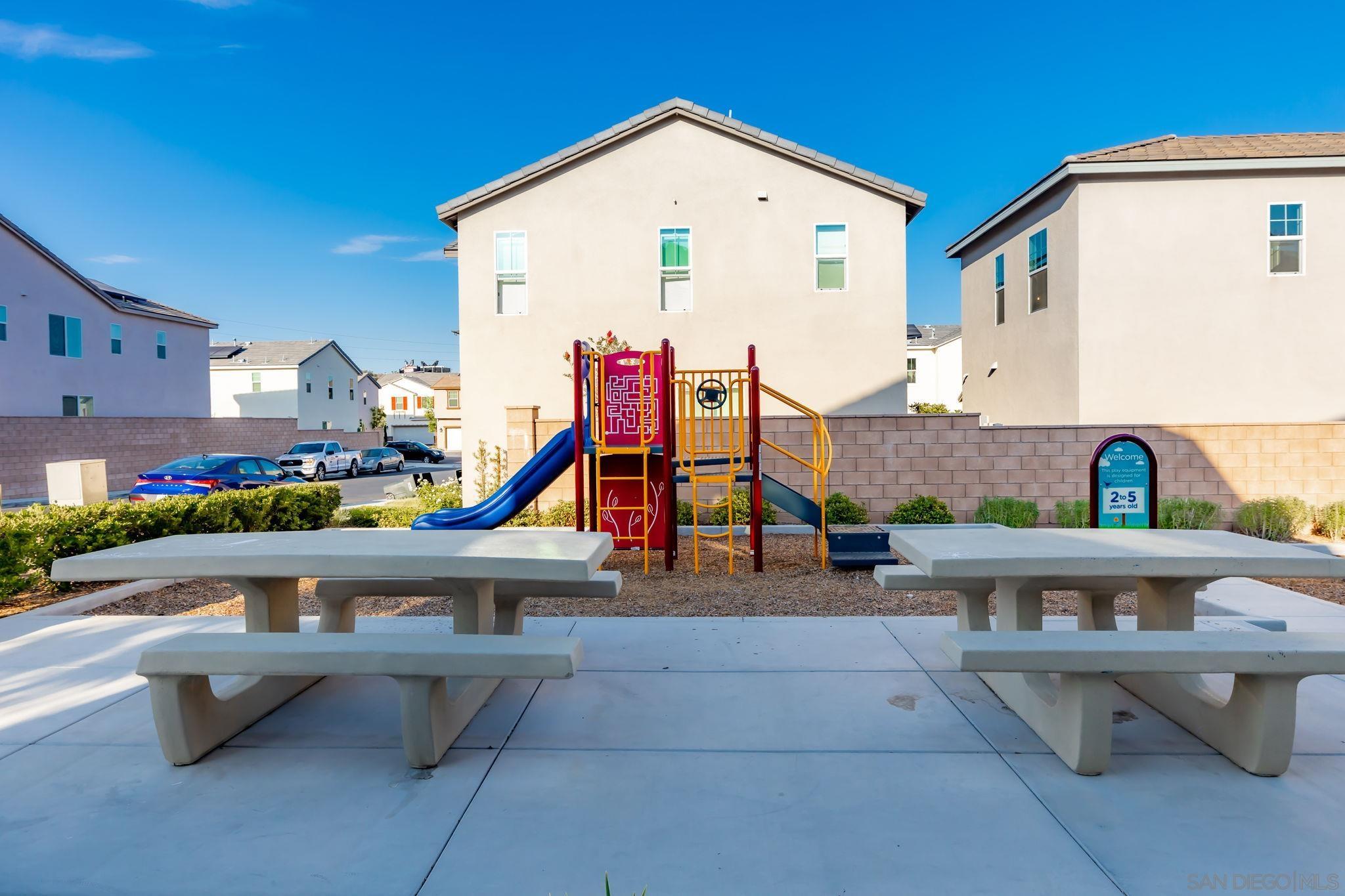 Detail Gallery Image 35 of 59 For 532  Enzo St  #75,  Lake Elsinore,  CA 92530 - 4 Beds | 3 Baths