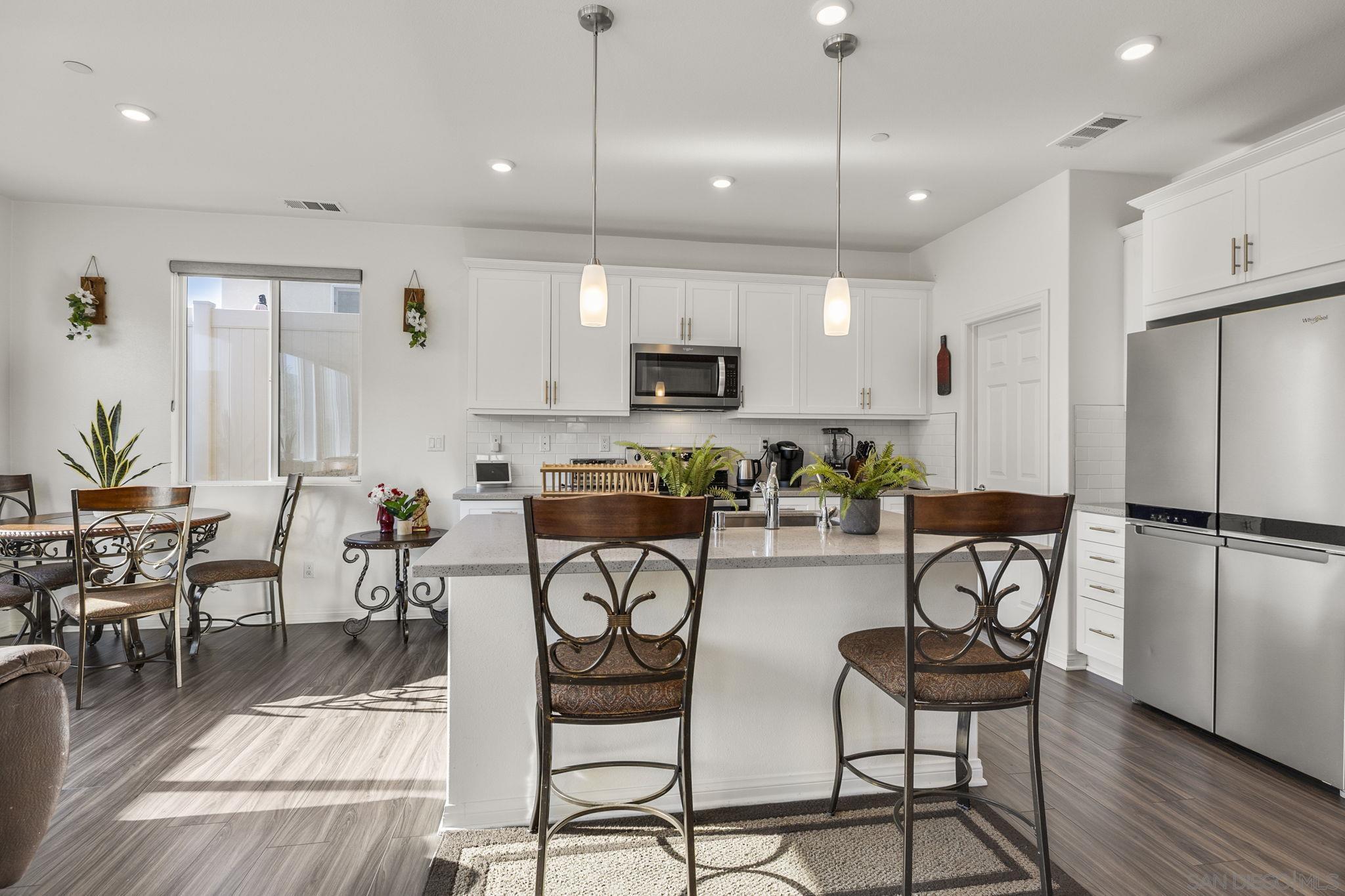 Detail Gallery Image 7 of 59 For 532  Enzo St  #75,  Lake Elsinore,  CA 92530 - 4 Beds | 3 Baths