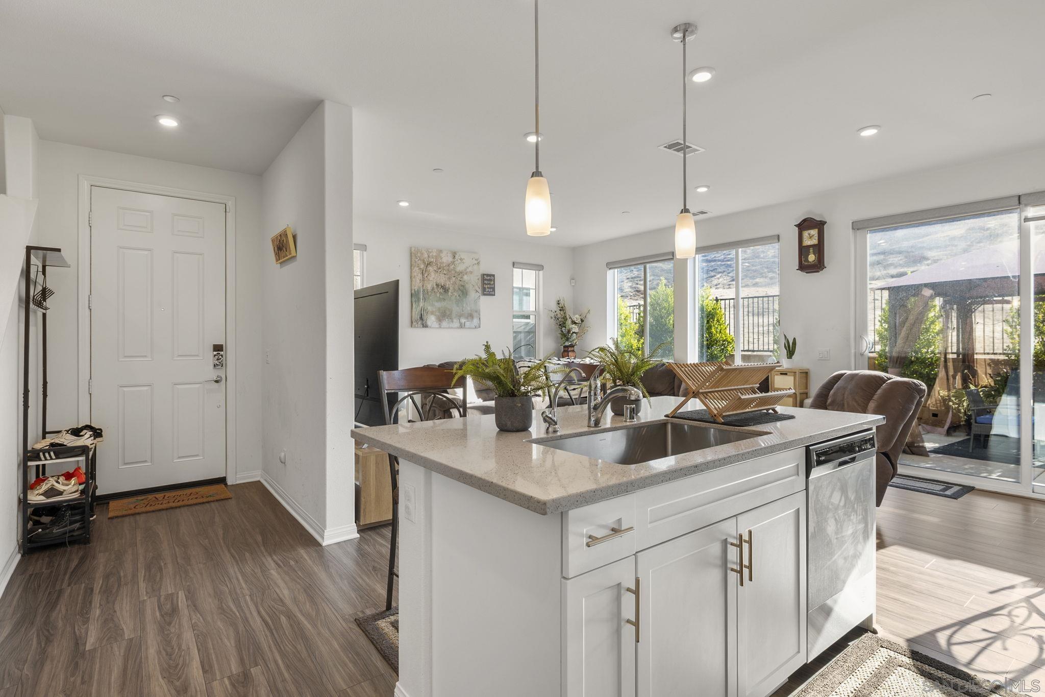 Detail Gallery Image 10 of 59 For 532  Enzo St  #75,  Lake Elsinore,  CA 92530 - 4 Beds | 3 Baths