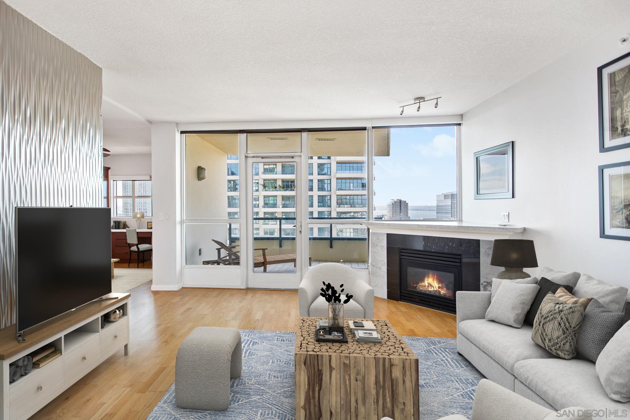 Detail Gallery Image 1 of 1 For 555  Front St  #1904,  San Diego,  CA 92101 - 2 Beds | 2 Baths