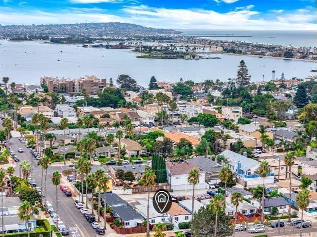 Detail Gallery Image 1 of 1 For 1175  Grand Ave, San Diego,  CA 92109 - 2 Beds | 1 Baths