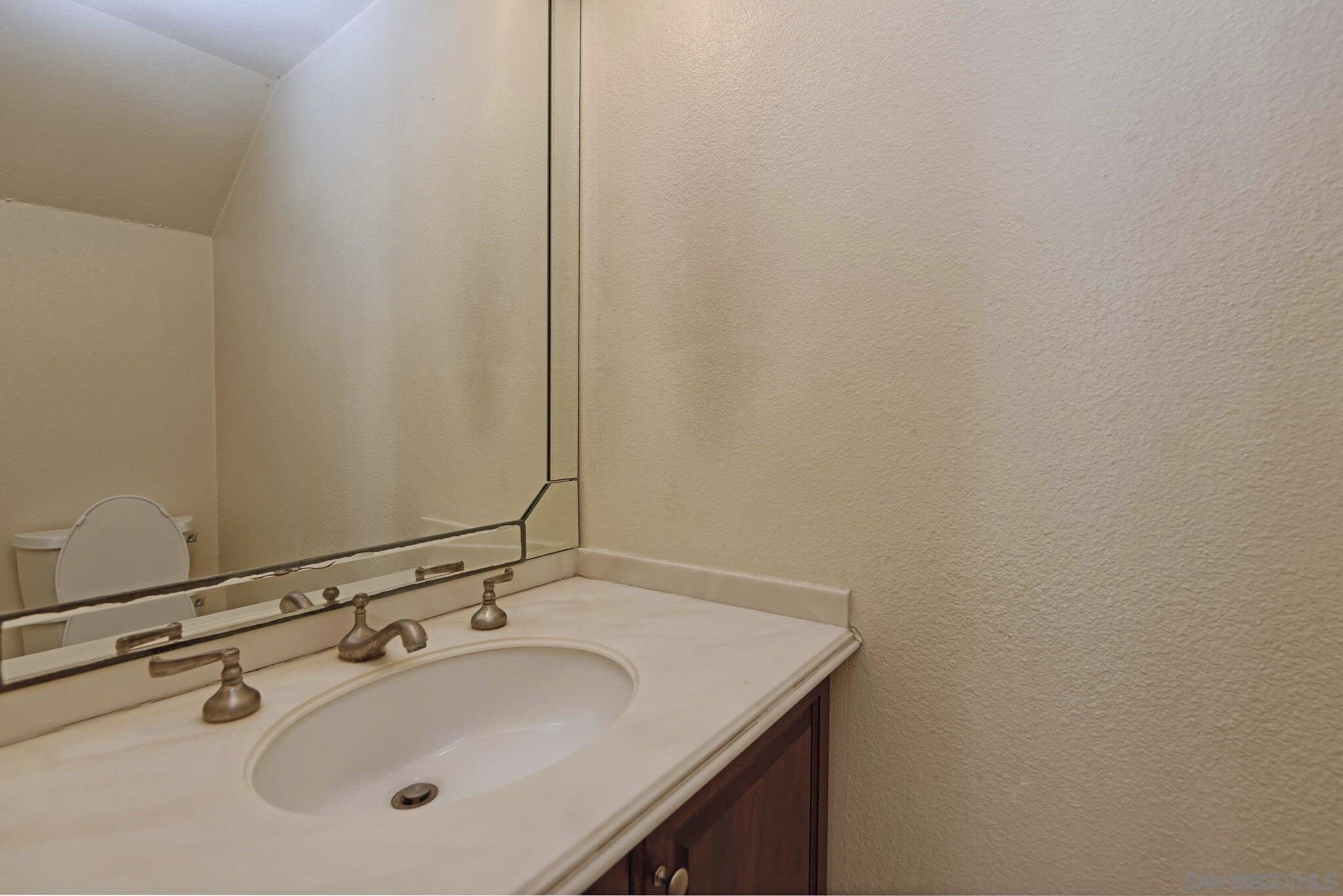 Detail Gallery Image 13 of 36 For 2585  Caminito Muirfield, La Jolla,  CA 92037 - 3 Beds | 2/1 Baths