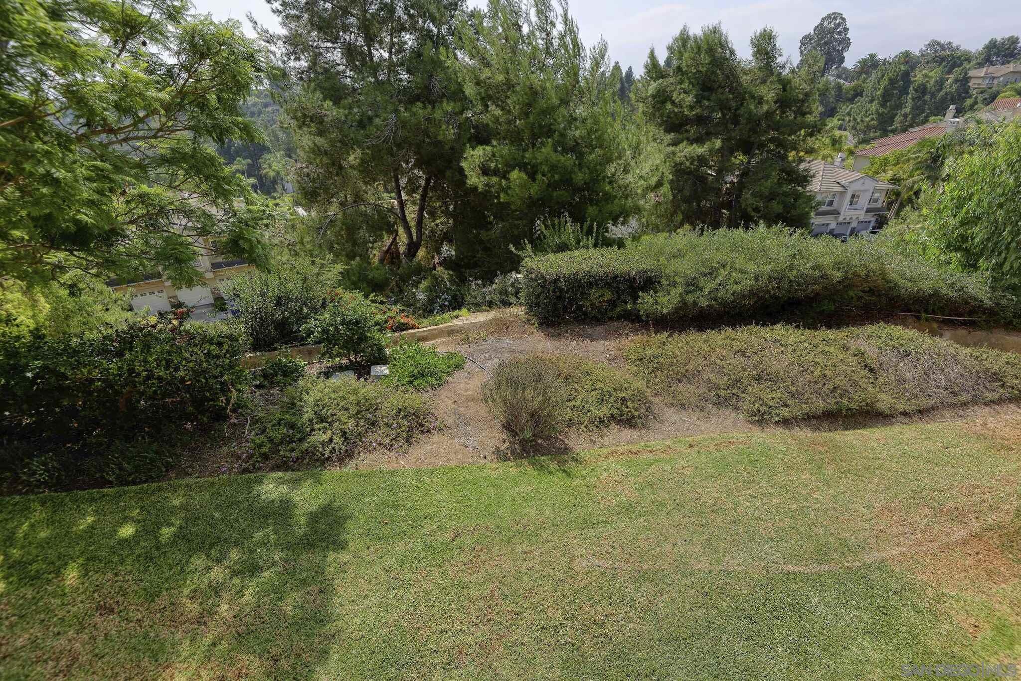 Detail Gallery Image 18 of 36 For 2585  Caminito Muirfield, La Jolla,  CA 92037 - 3 Beds | 2/1 Baths