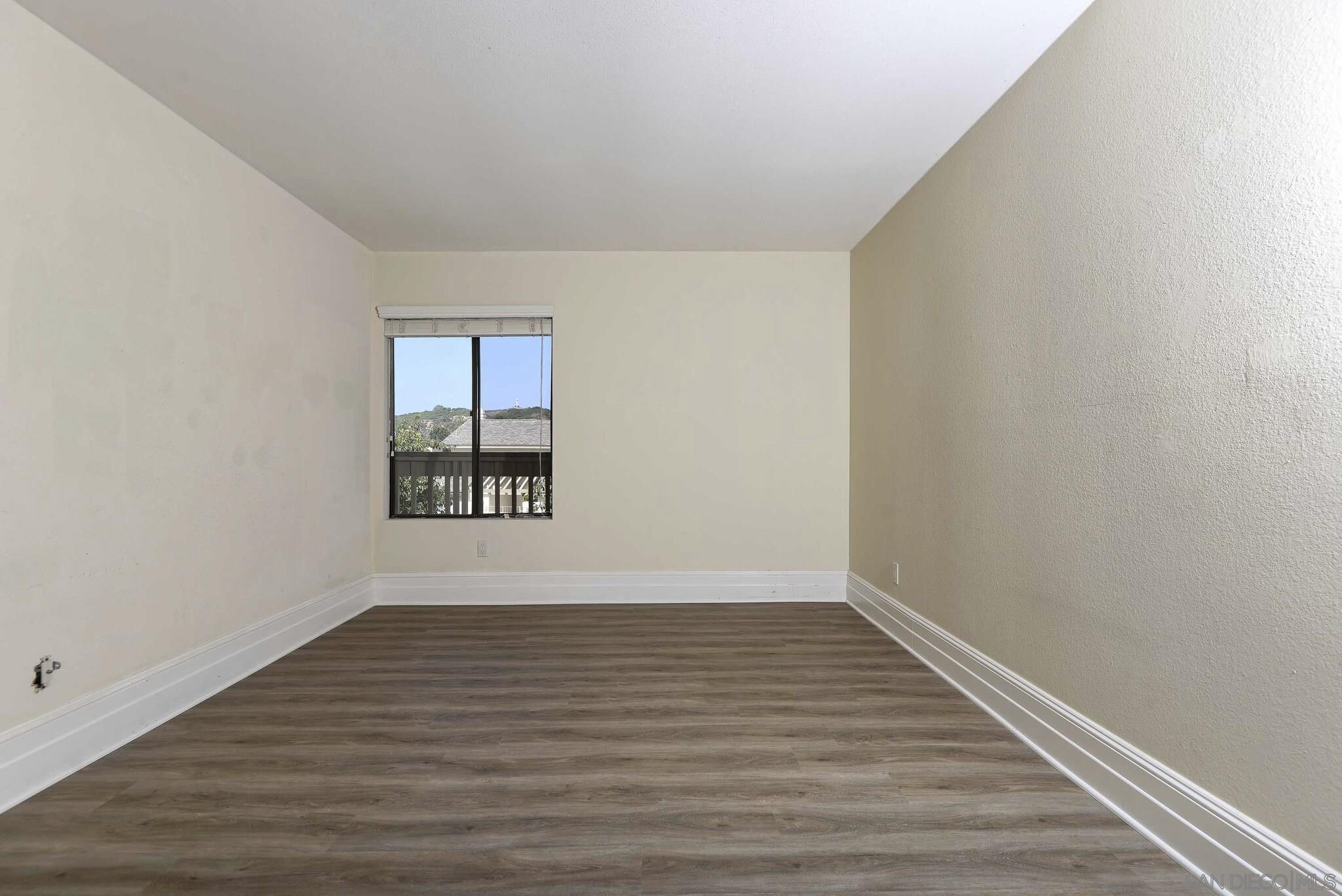 Detail Gallery Image 23 of 36 For 2585  Caminito Muirfield, La Jolla,  CA 92037 - 3 Beds | 2/1 Baths