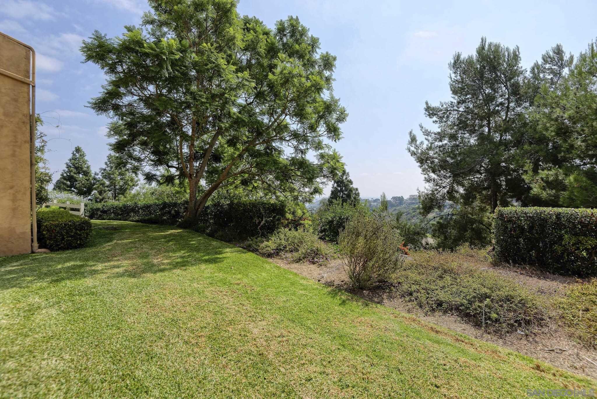 Detail Gallery Image 26 of 36 For 2585  Caminito Muirfield, La Jolla,  CA 92037 - 3 Beds | 2/1 Baths