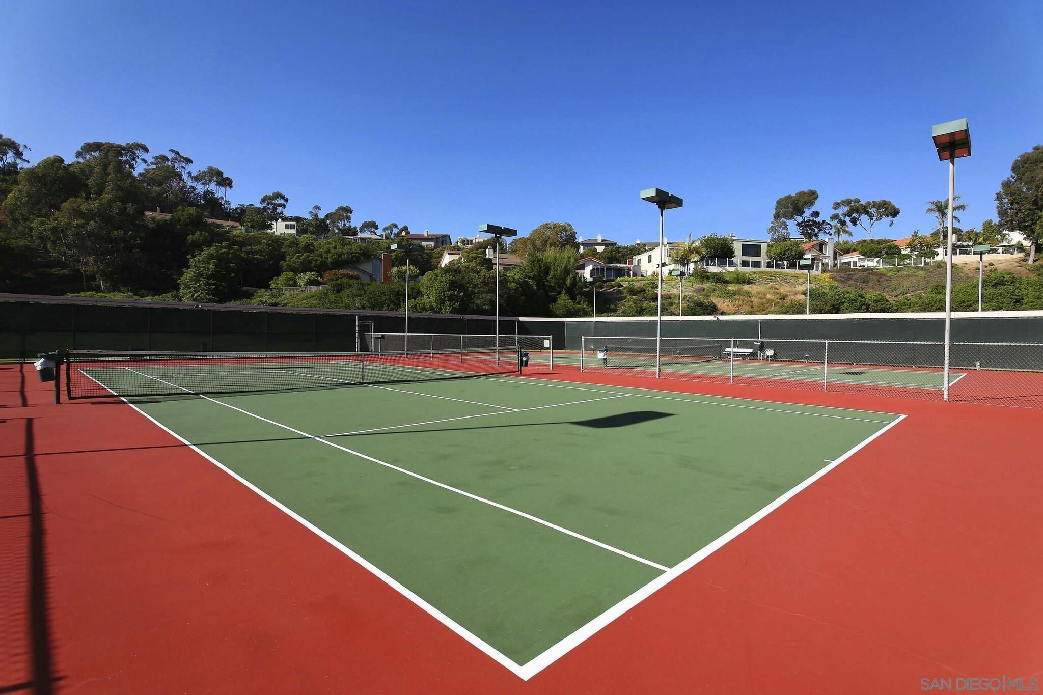 Detail Gallery Image 32 of 36 For 2585  Caminito Muirfield, La Jolla,  CA 92037 - 3 Beds | 2/1 Baths