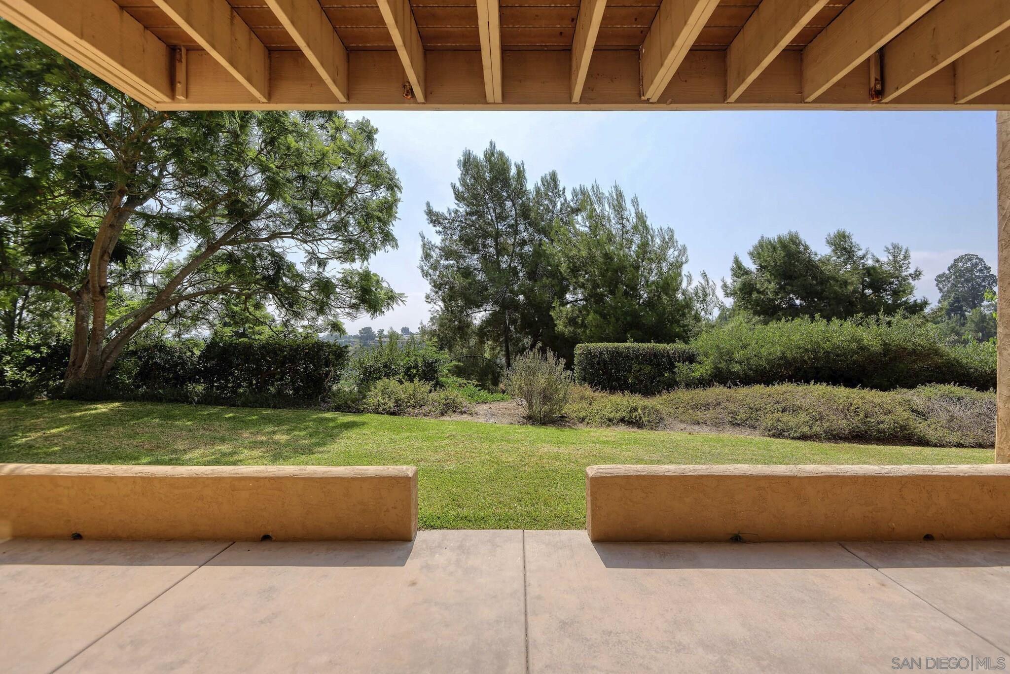 Detail Gallery Image 7 of 36 For 2585  Caminito Muirfield, La Jolla,  CA 92037 - 3 Beds | 2/1 Baths