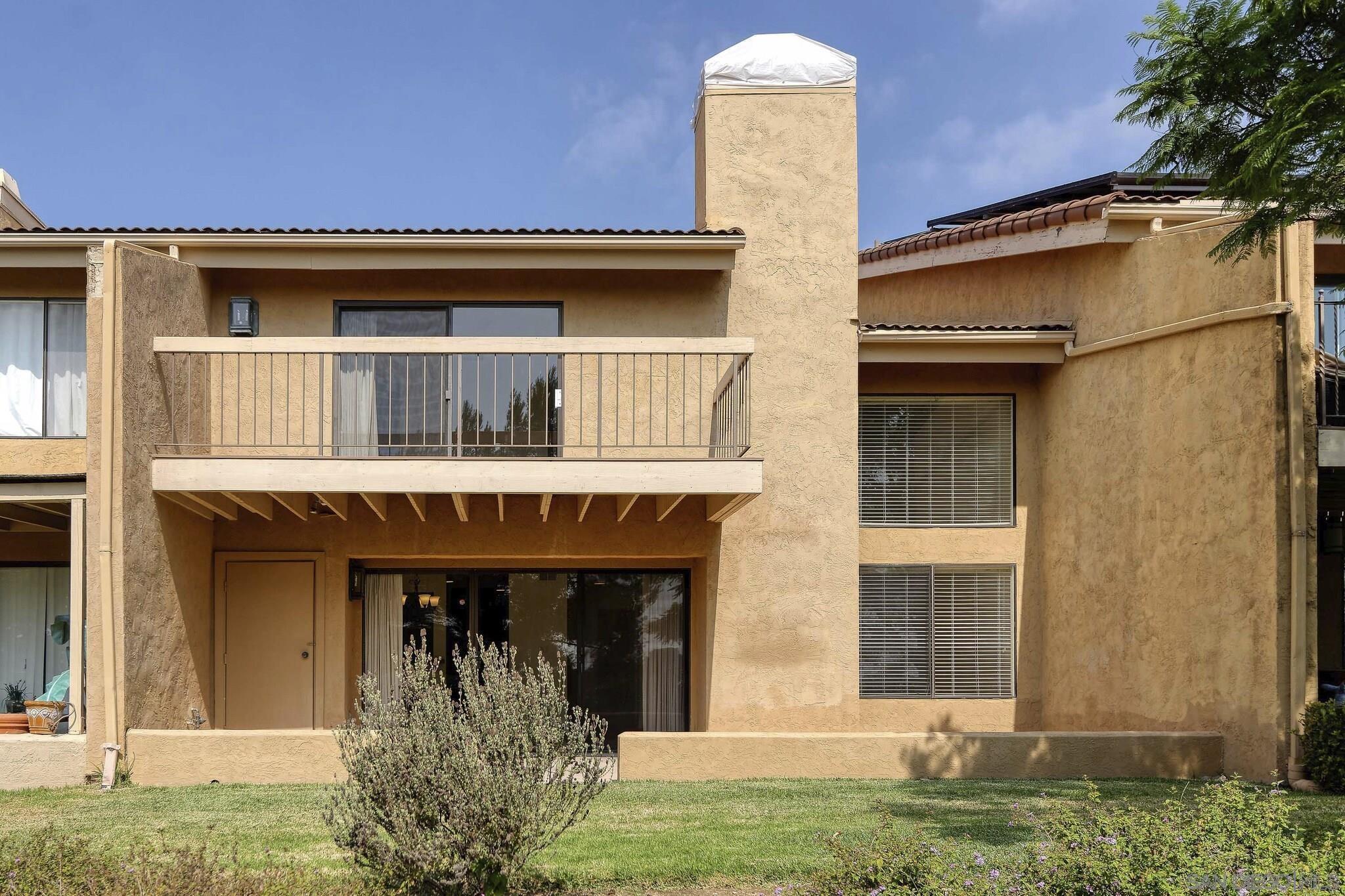 Detail Gallery Image 8 of 36 For 2585  Caminito Muirfield, La Jolla,  CA 92037 - 3 Beds | 2/1 Baths