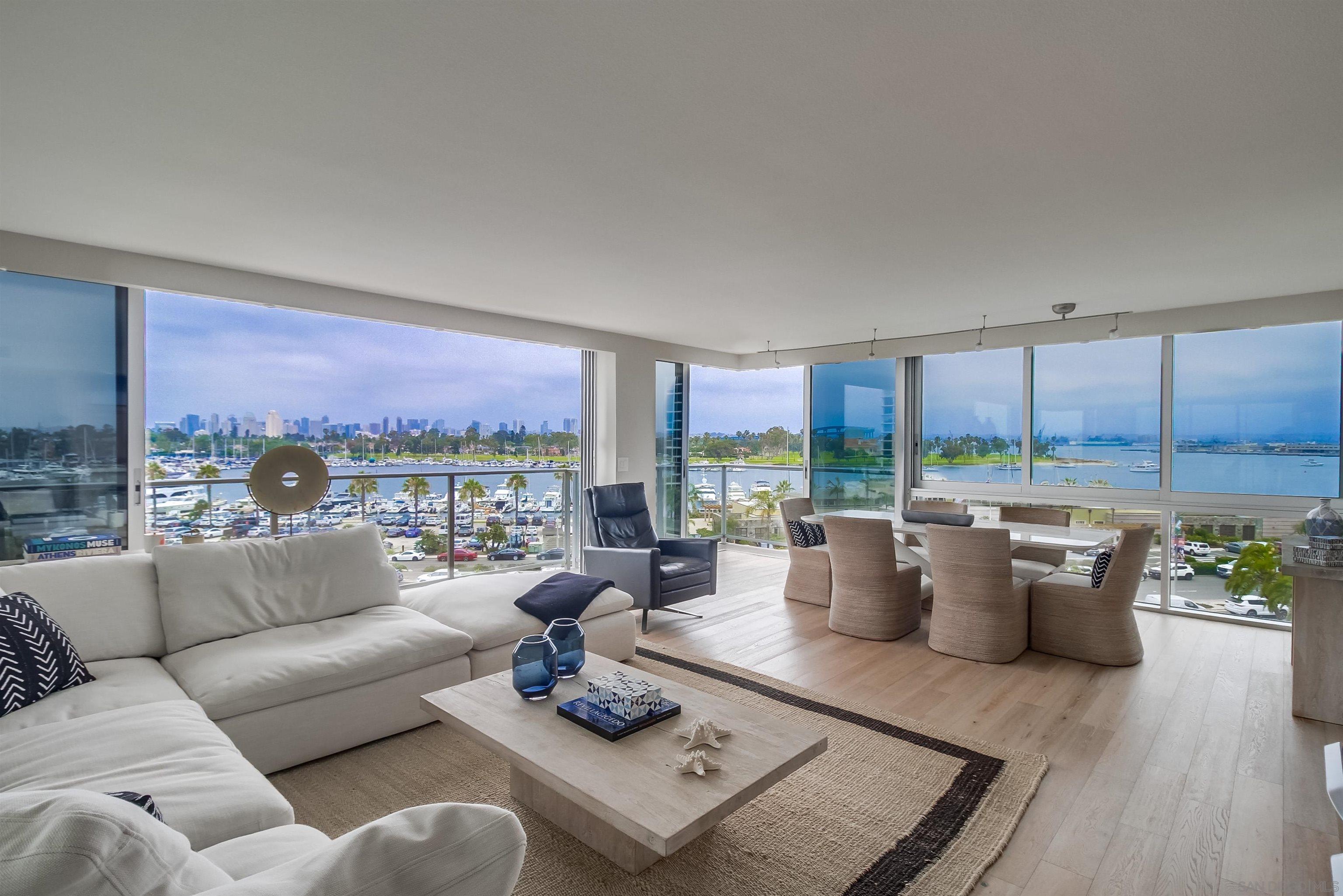 Detail Gallery Image 1 of 26 For Avenida Del Mundo, Coronado,  CA 92118 - 2 Beds | 2 Baths