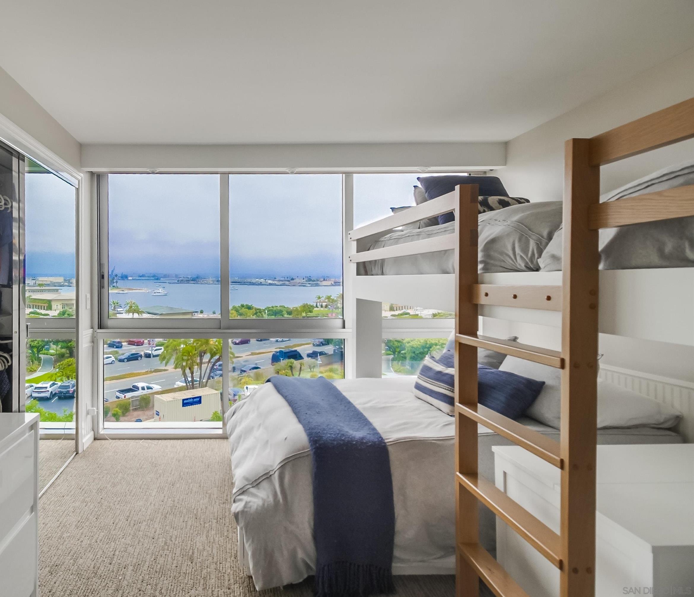 Detail Gallery Image 15 of 26 For Avenida Del Mundo, Coronado,  CA 92118 - 2 Beds | 2 Baths