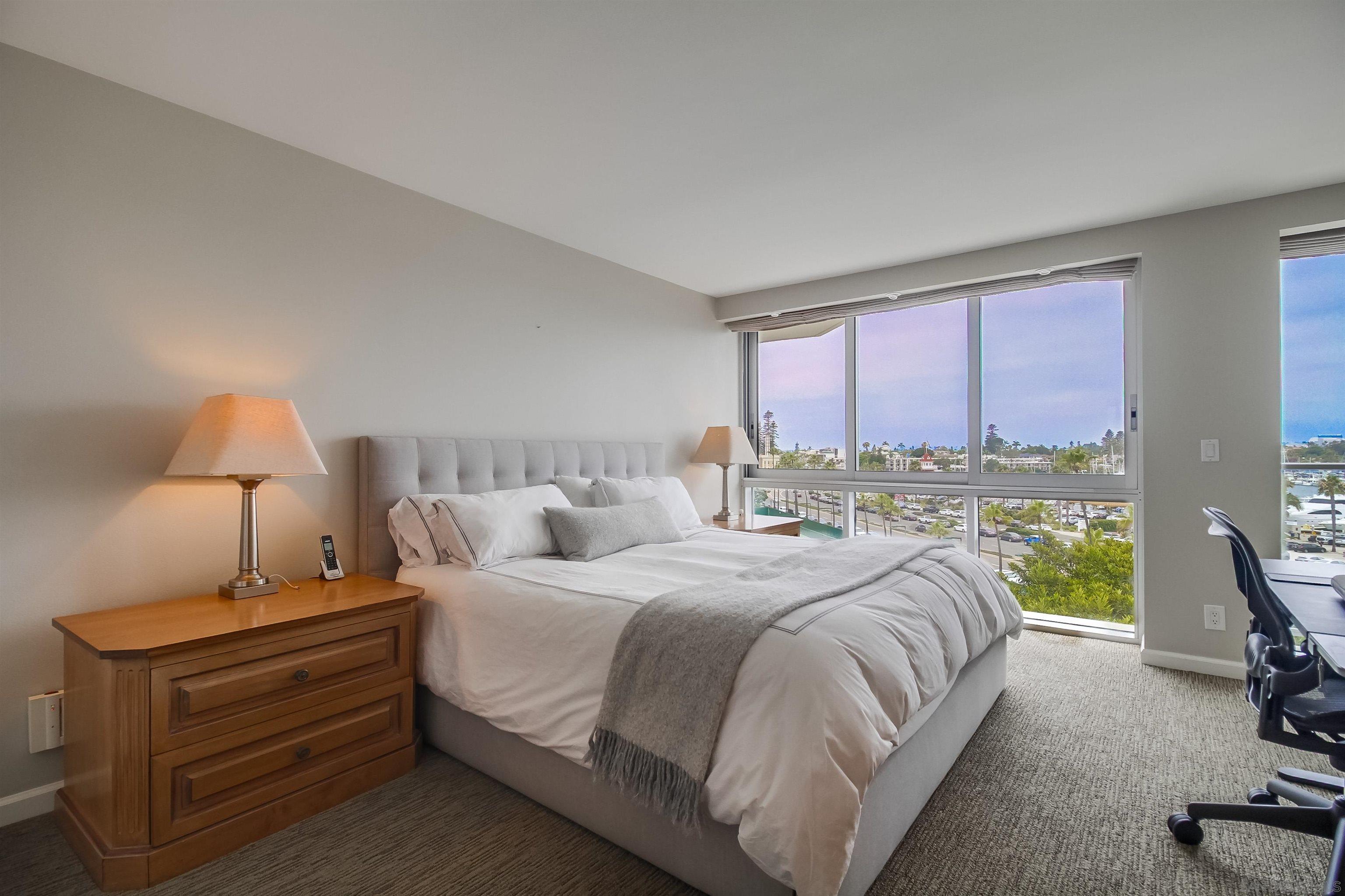Detail Gallery Image 9 of 26 For Avenida Del Mundo, Coronado,  CA 92118 - 2 Beds | 2 Baths