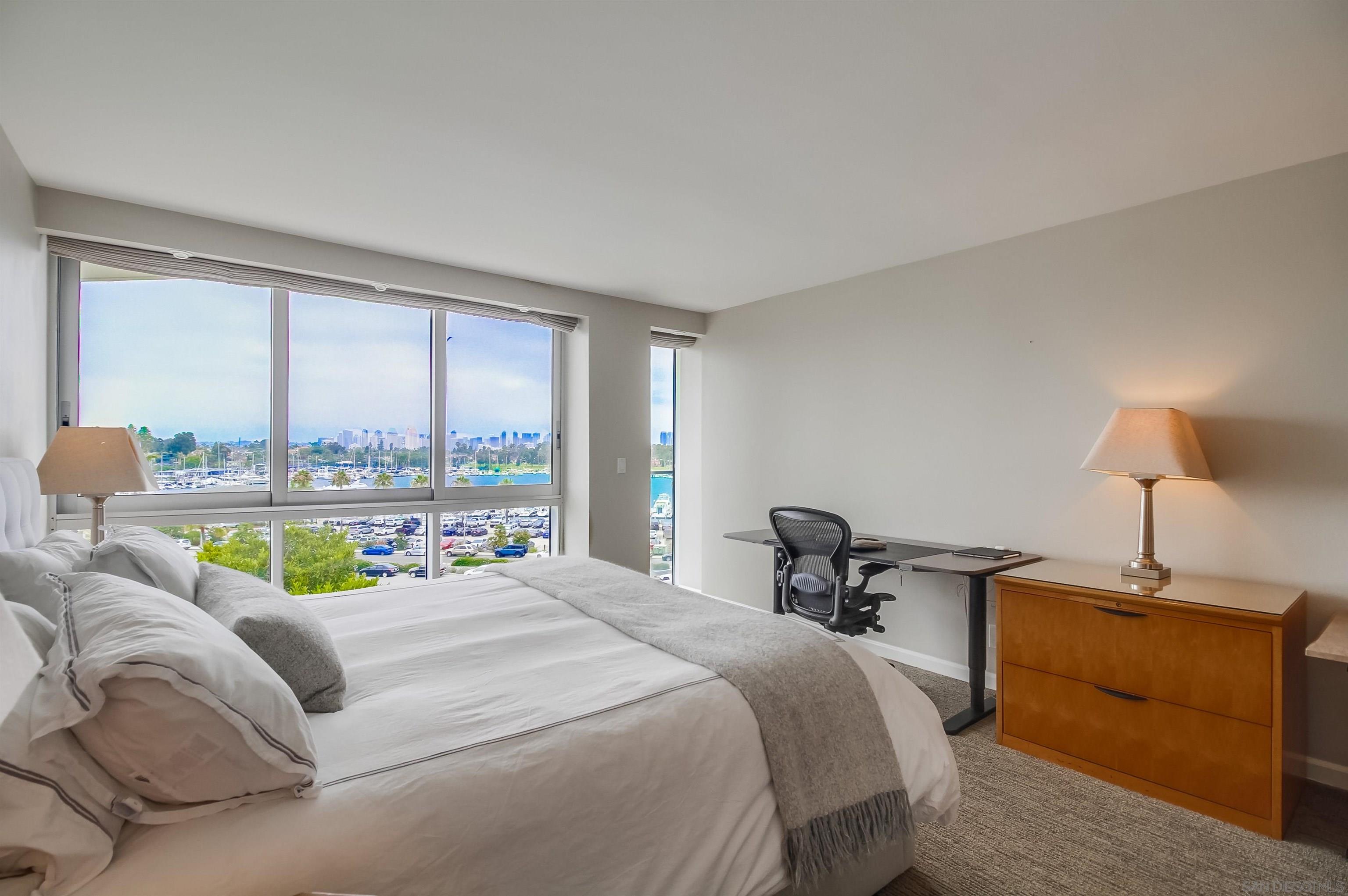 Detail Gallery Image 10 of 26 For Avenida Del Mundo, Coronado,  CA 92118 - 2 Beds | 2 Baths