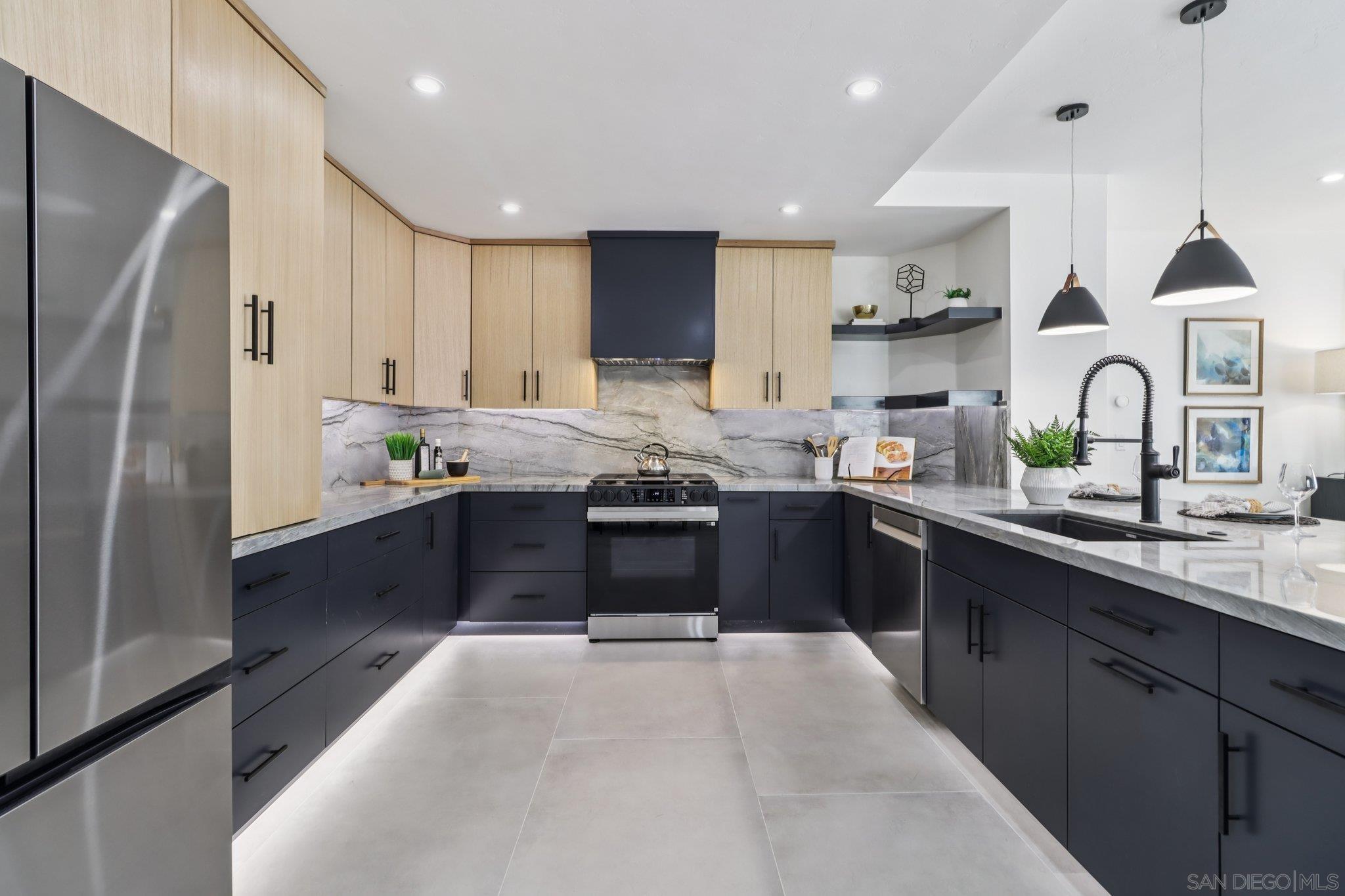 Detail Gallery Image 1 of 1 For 8560  Sunrise Ave, La Mesa,  CA 91941 - 6 Beds | 4 Baths