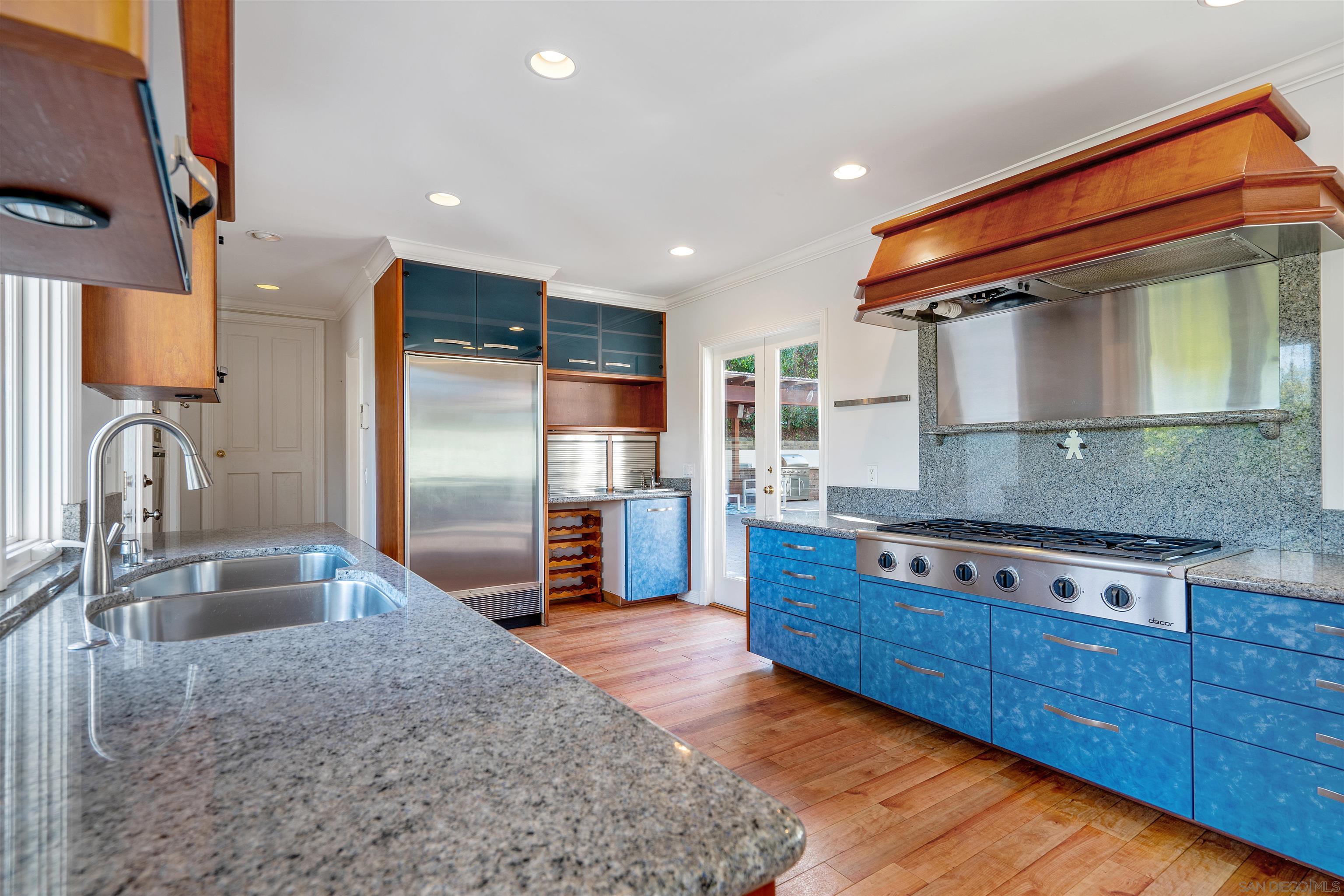 Detail Gallery Image 13 of 32 For 1865  Soledad Ave, La Jolla,  CA 92037 - 6 Beds | 3/2 Baths