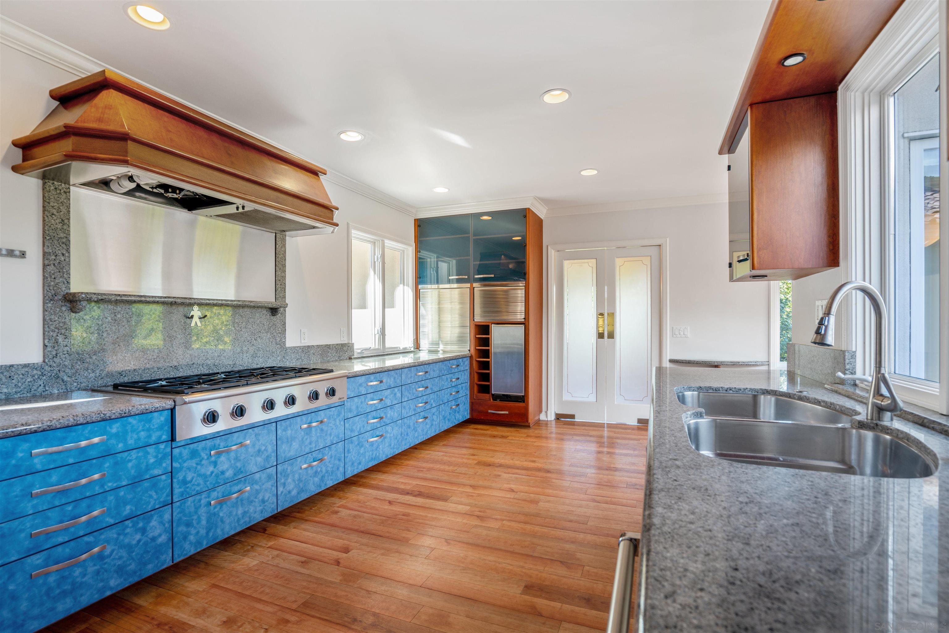 Detail Gallery Image 14 of 32 For 1865  Soledad Ave, La Jolla,  CA 92037 - 6 Beds | 3/2 Baths