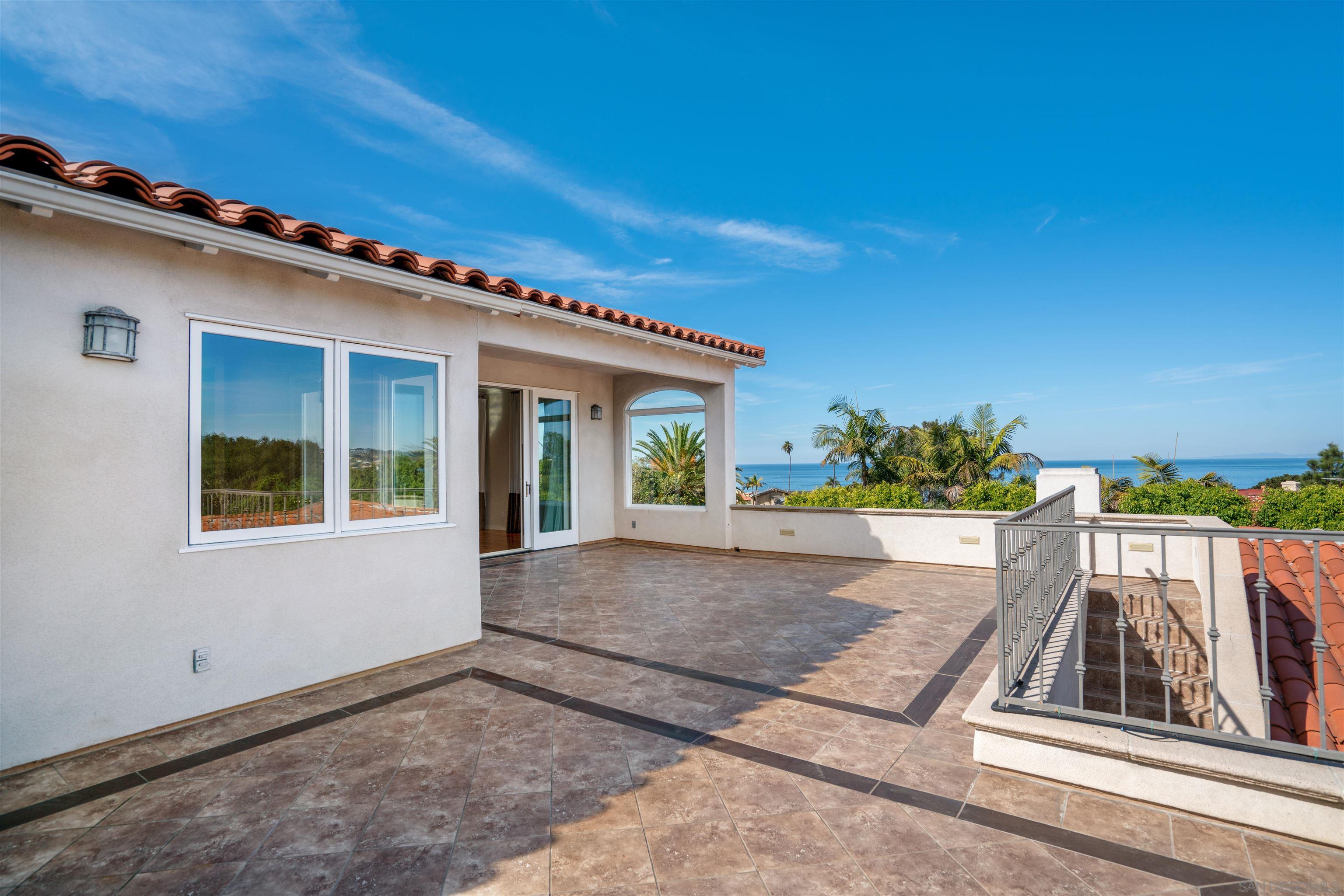 Detail Gallery Image 3 of 32 For 1865  Soledad Ave, La Jolla,  CA 92037 - 6 Beds | 3/2 Baths