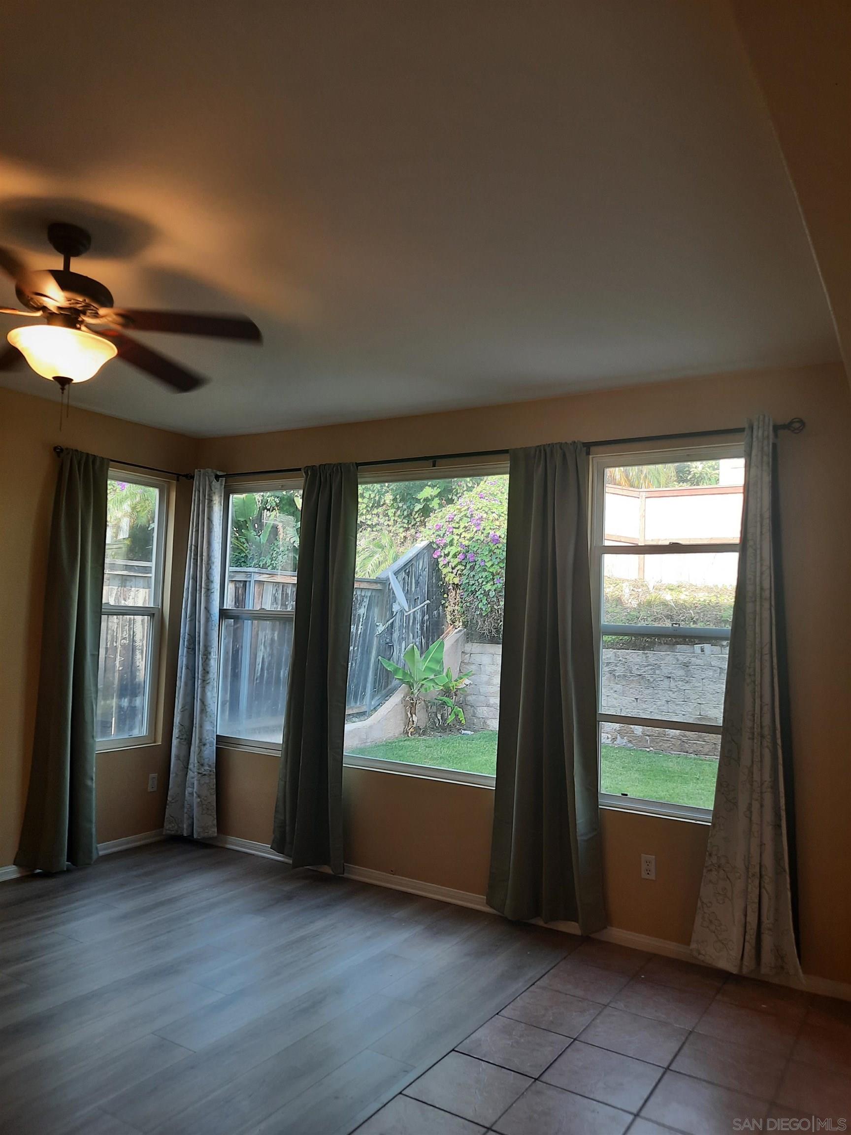 Front Image Thumbnail for SD250034009