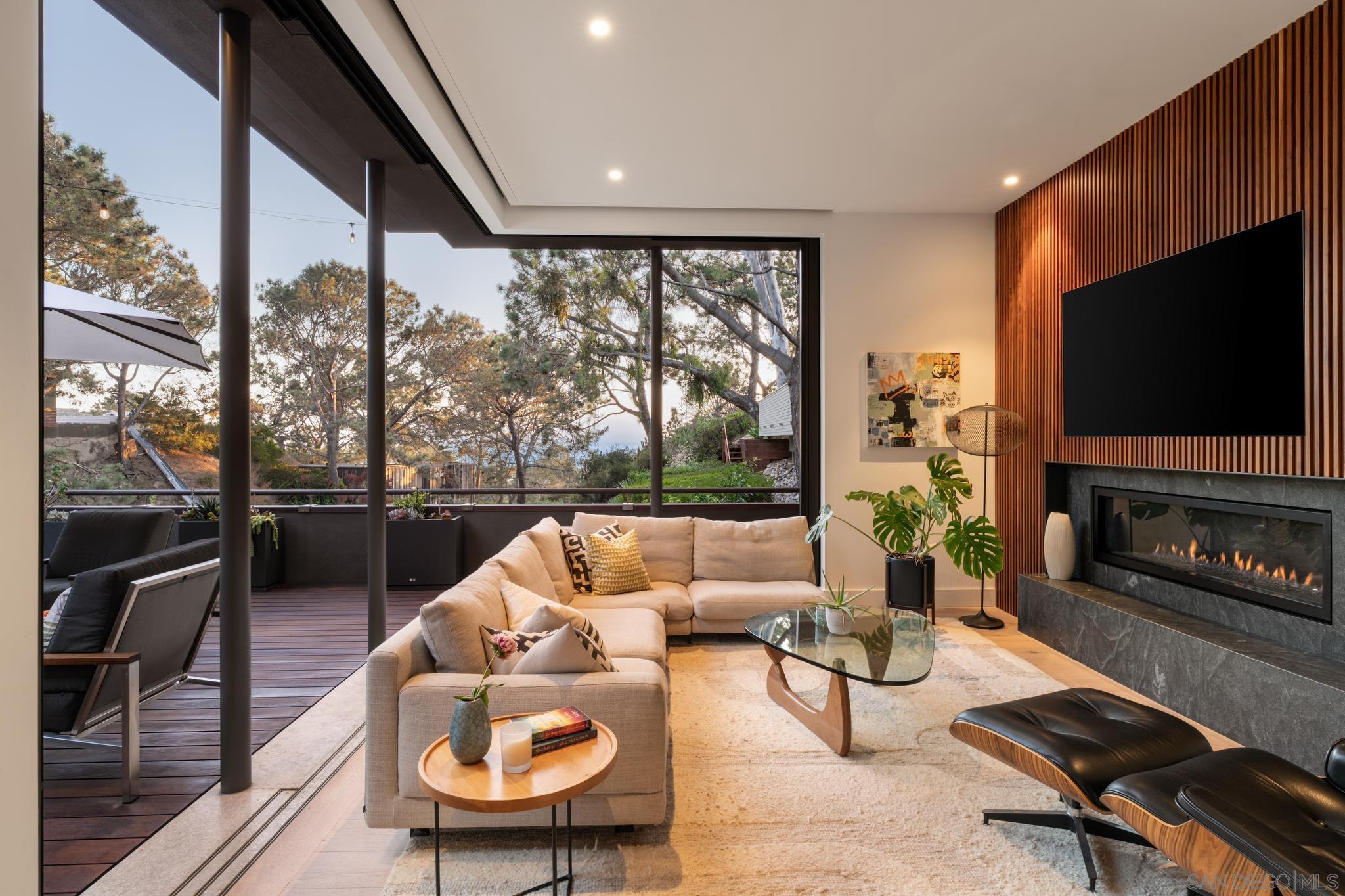 Detail Gallery Image 1 of 74 For 404  Pine Needles, Del Mar,  CA 92014 - 4 Beds | 4/1 Baths