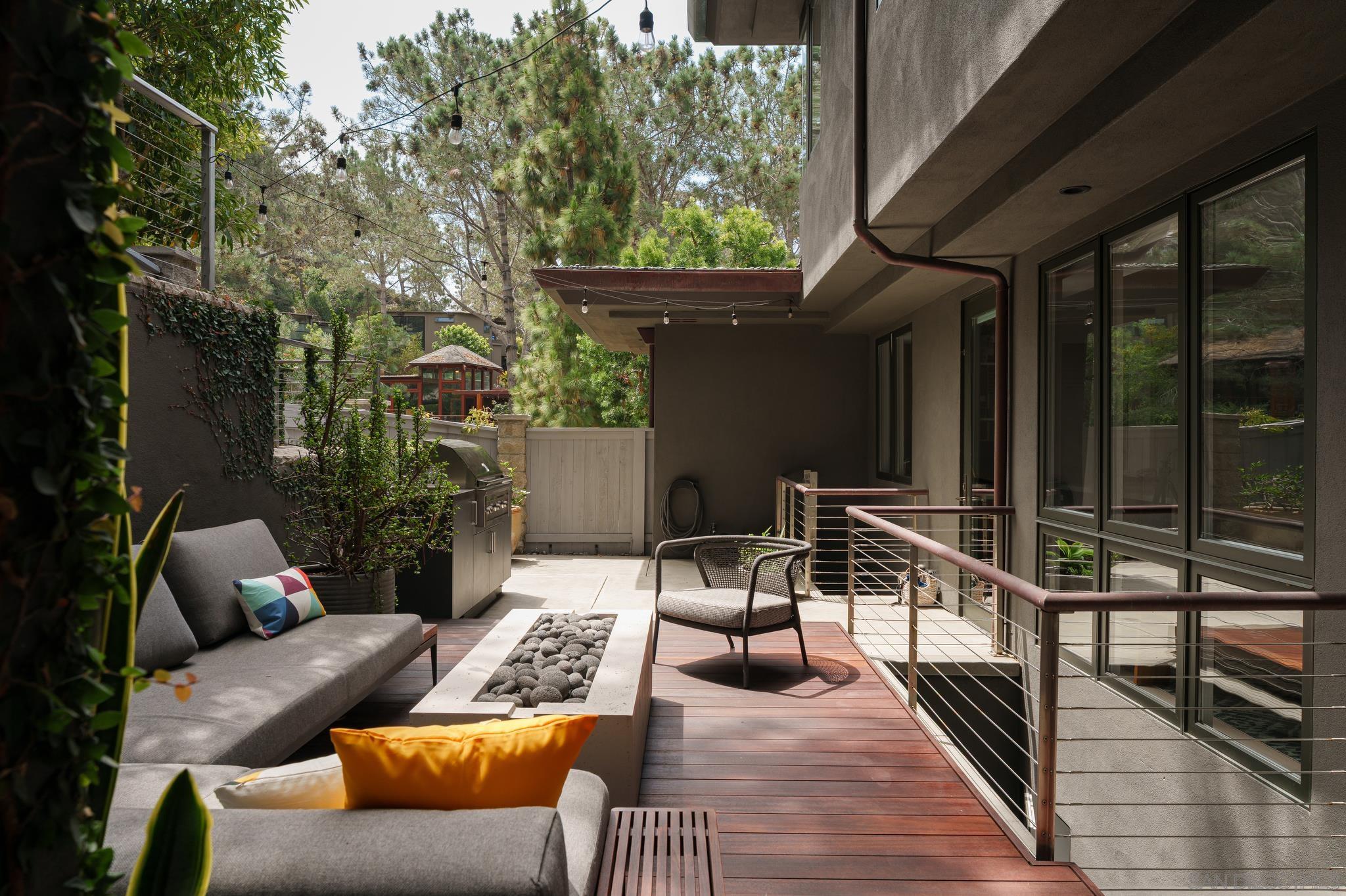 Detail Gallery Image 19 of 74 For 404  Pine Needles, Del Mar,  CA 92014 - 4 Beds | 4/1 Baths