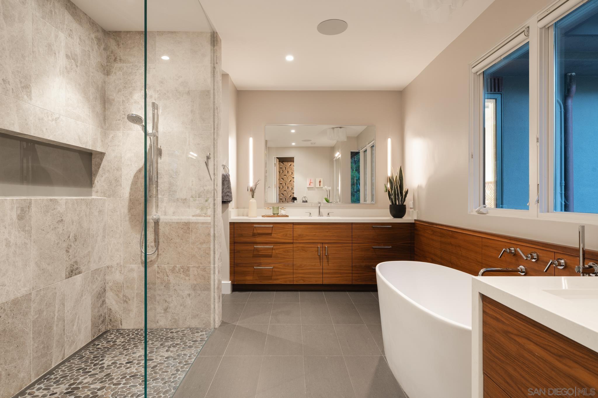 Detail Gallery Image 26 of 74 For 404  Pine Needles, Del Mar,  CA 92014 - 4 Beds | 4/1 Baths