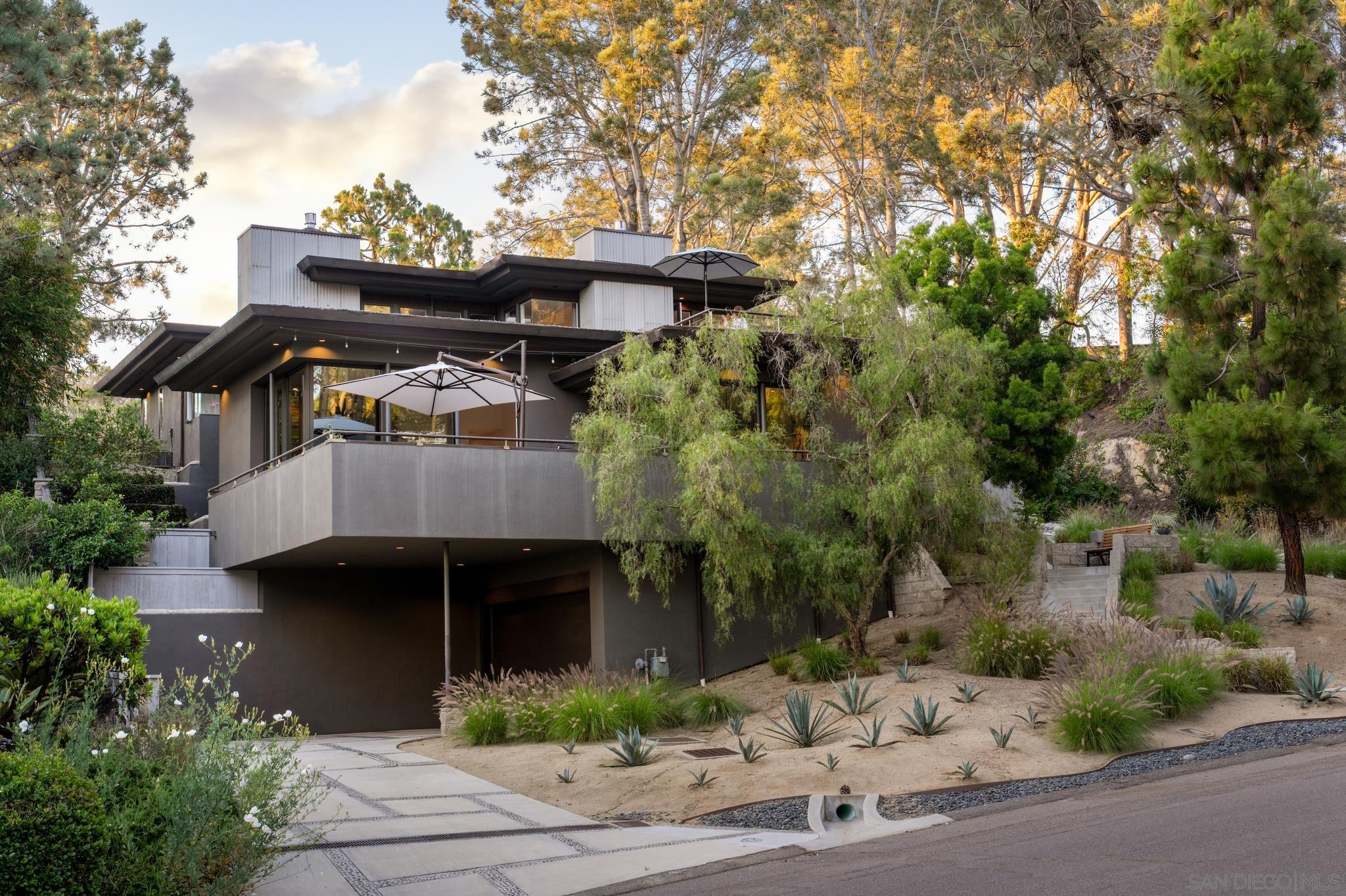 Detail Gallery Image 4 of 74 For 404  Pine Needles, Del Mar,  CA 92014 - 4 Beds | 4/1 Baths