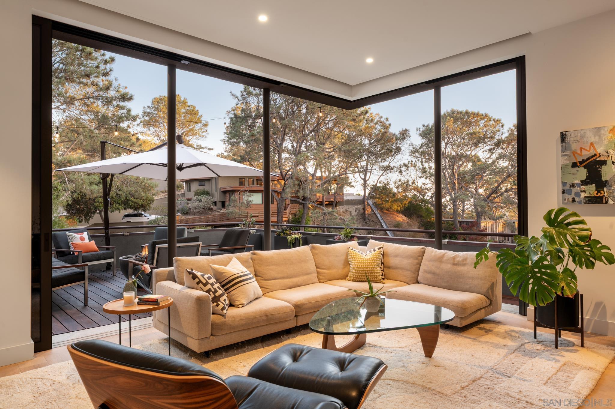 Detail Gallery Image 5 of 74 For 404  Pine Needles, Del Mar,  CA 92014 - 4 Beds | 4/1 Baths