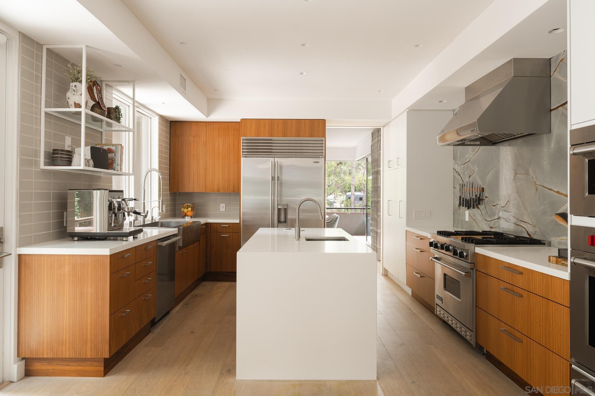 Detail Gallery Image 7 of 74 For 404  Pine Needles, Del Mar,  CA 92014 - 4 Beds | 4/1 Baths