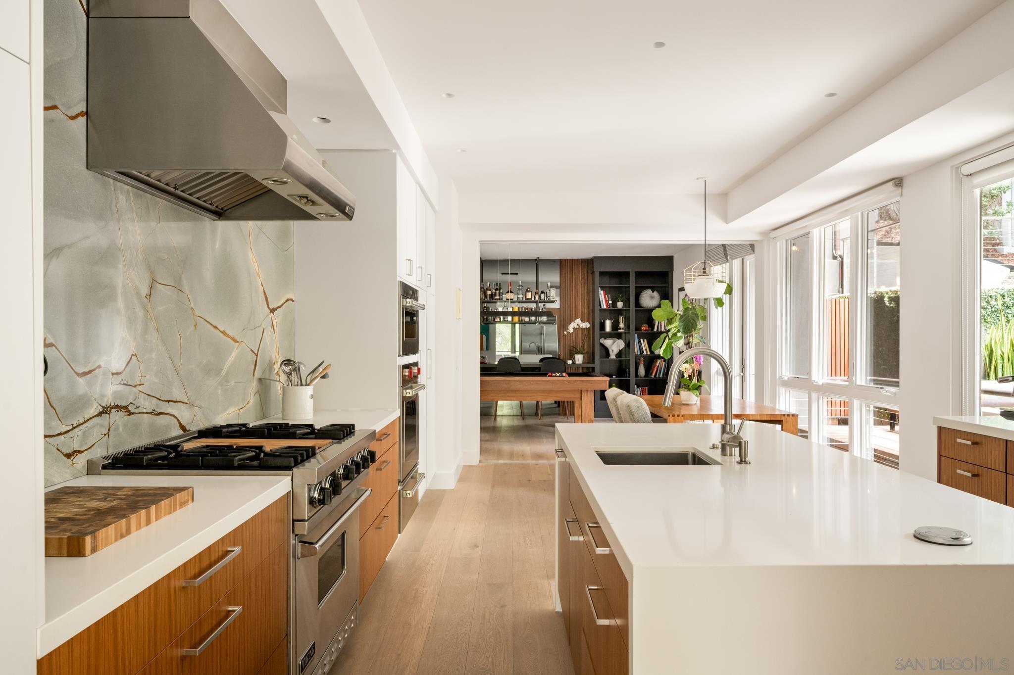 Detail Gallery Image 8 of 74 For 404  Pine Needles, Del Mar,  CA 92014 - 4 Beds | 4/1 Baths