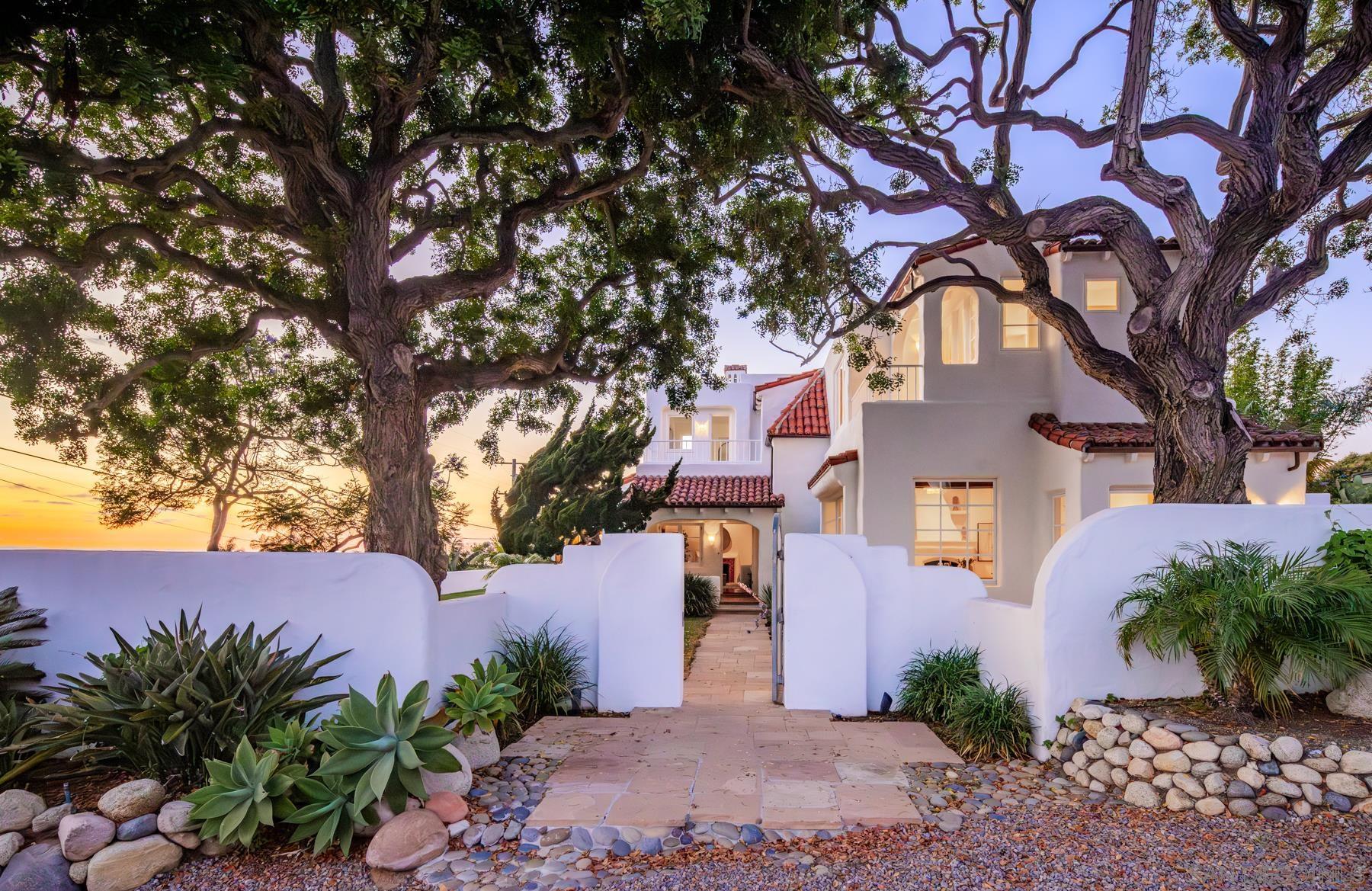 Detail Gallery Image 2 of 36 For 308  Corto St, Solana Beach,  CA 92075 - 4 Beds | 3 Baths