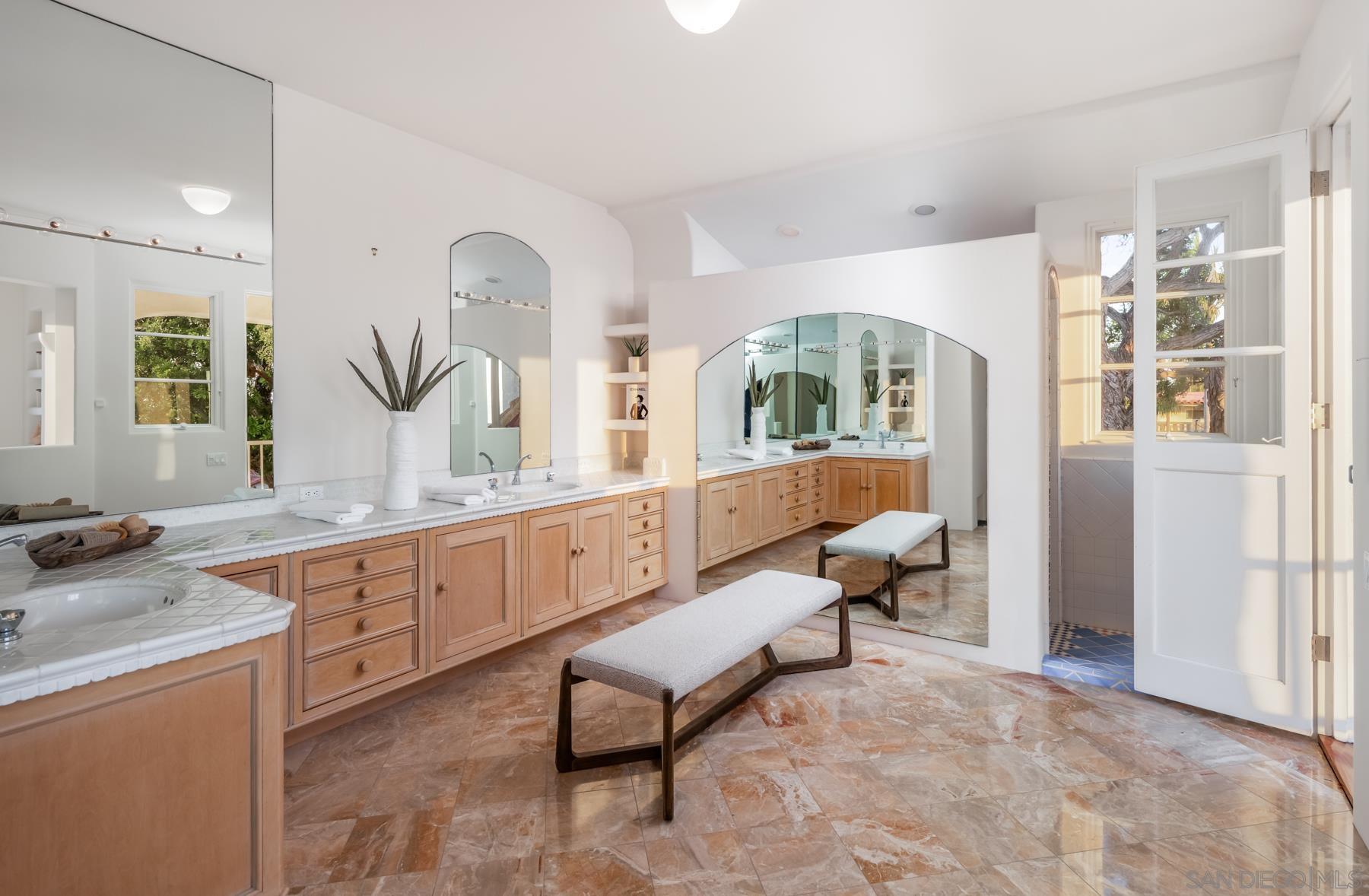 Detail Gallery Image 18 of 36 For 308  Corto St, Solana Beach,  CA 92075 - 4 Beds | 3 Baths