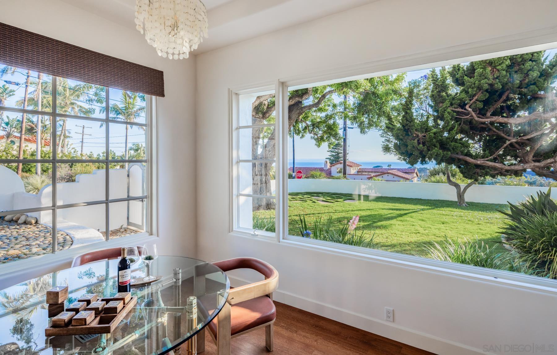 Detail Gallery Image 7 of 36 For 308  Corto St, Solana Beach,  CA 92075 - 4 Beds | 3 Baths