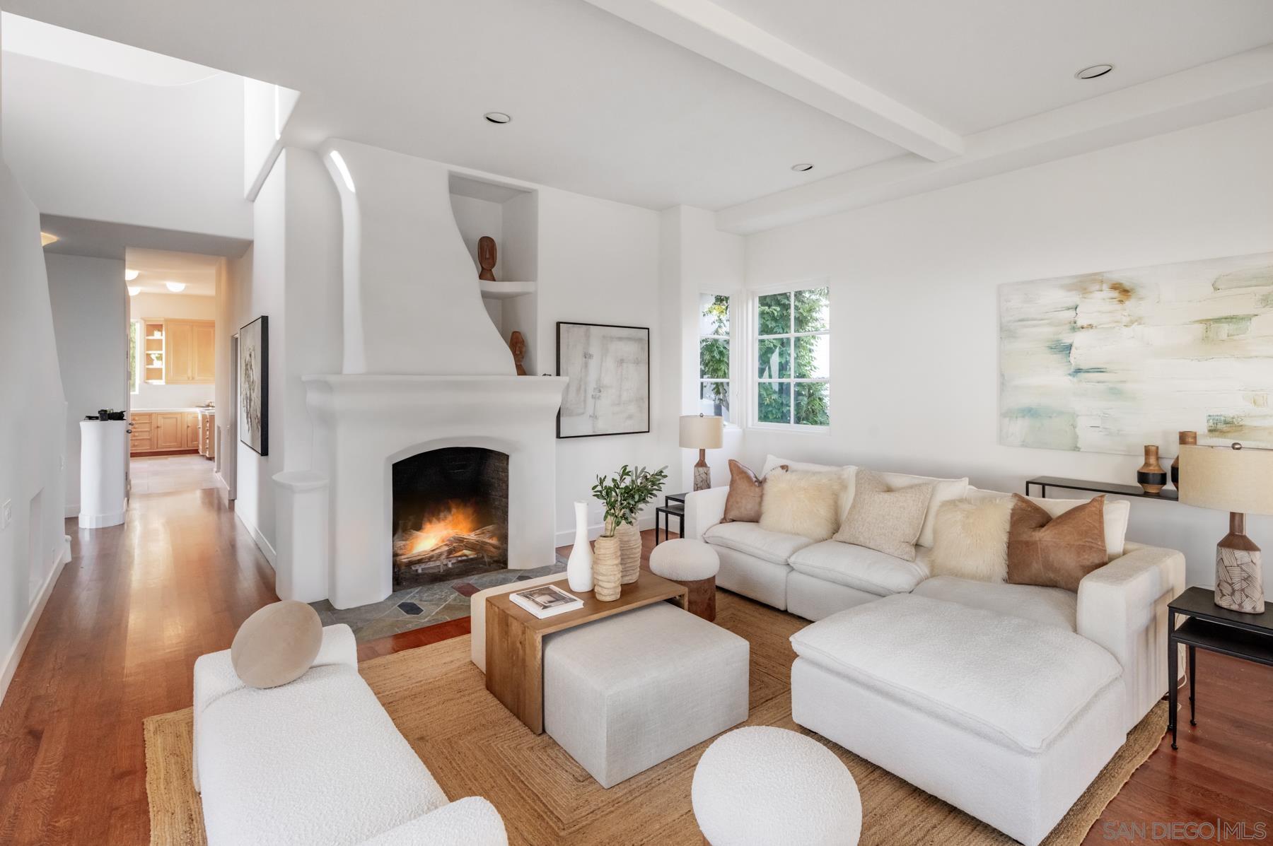 Detail Gallery Image 8 of 36 For 308  Corto St, Solana Beach,  CA 92075 - 4 Beds | 3 Baths