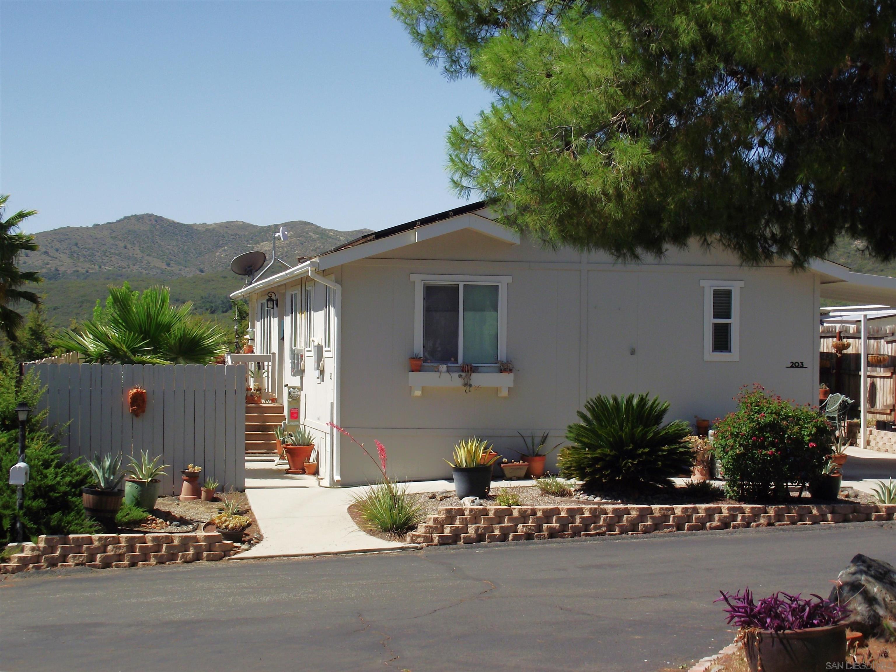 Front Image Thumbnail for SD250034138