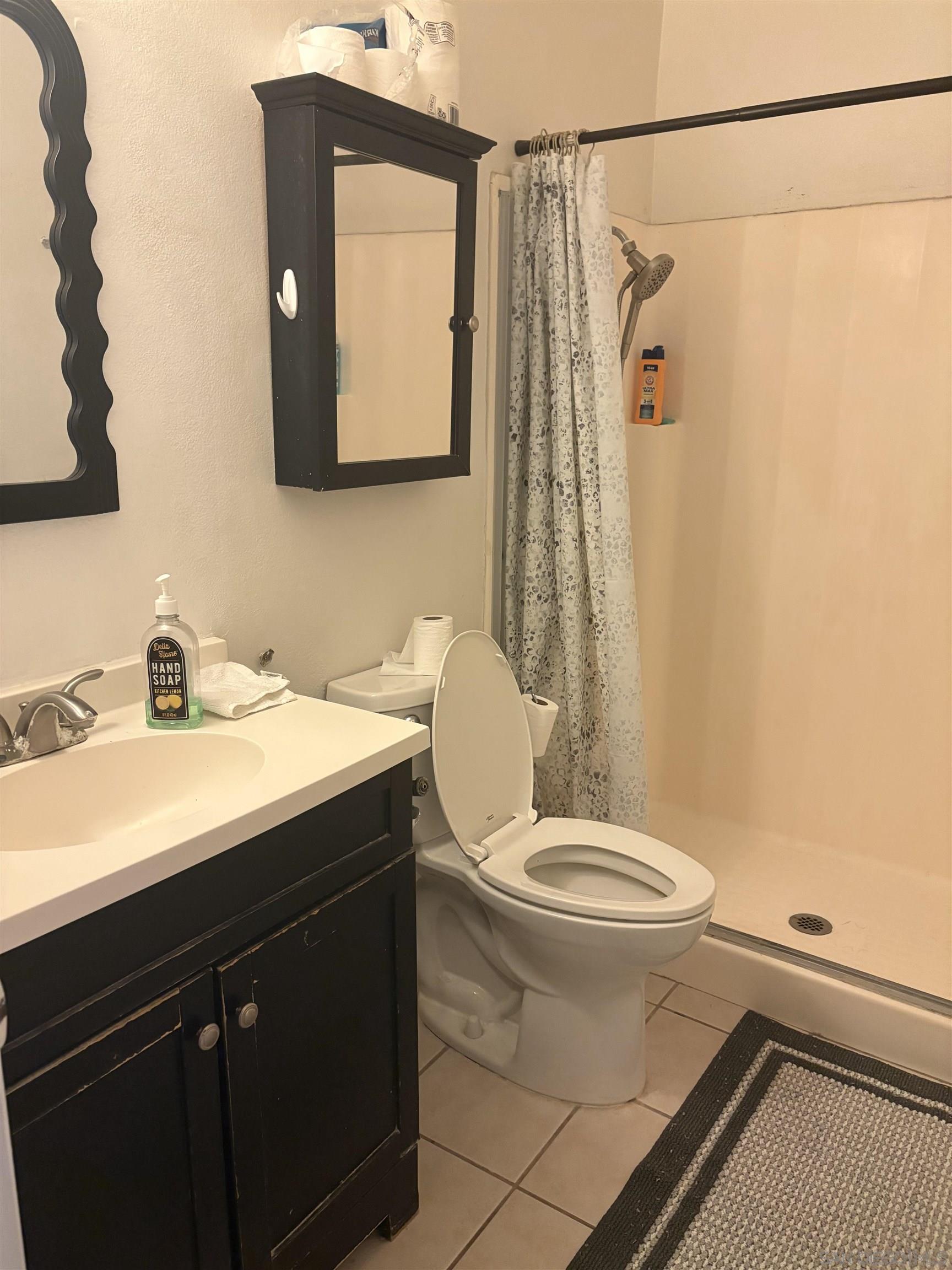 Detail Gallery Image 7 of 8 For 11037  Pallon Way, San Diego,  CA 92124 - 4 Beds | 2/1 Baths