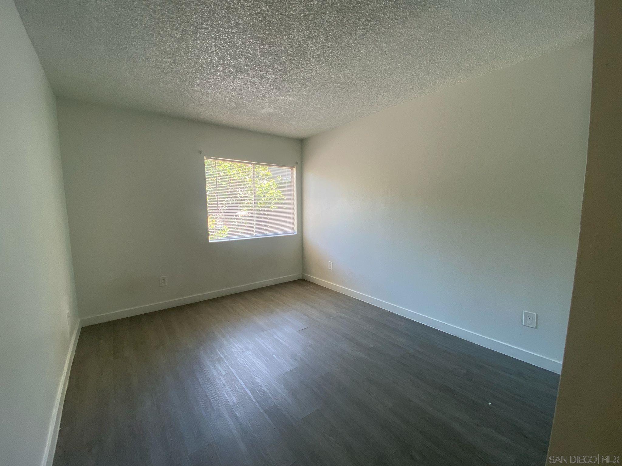 Detail Gallery Image 11 of 17 For 702  R Ave  6, National City,  CA 91950 - 2 Beds | 1 Baths