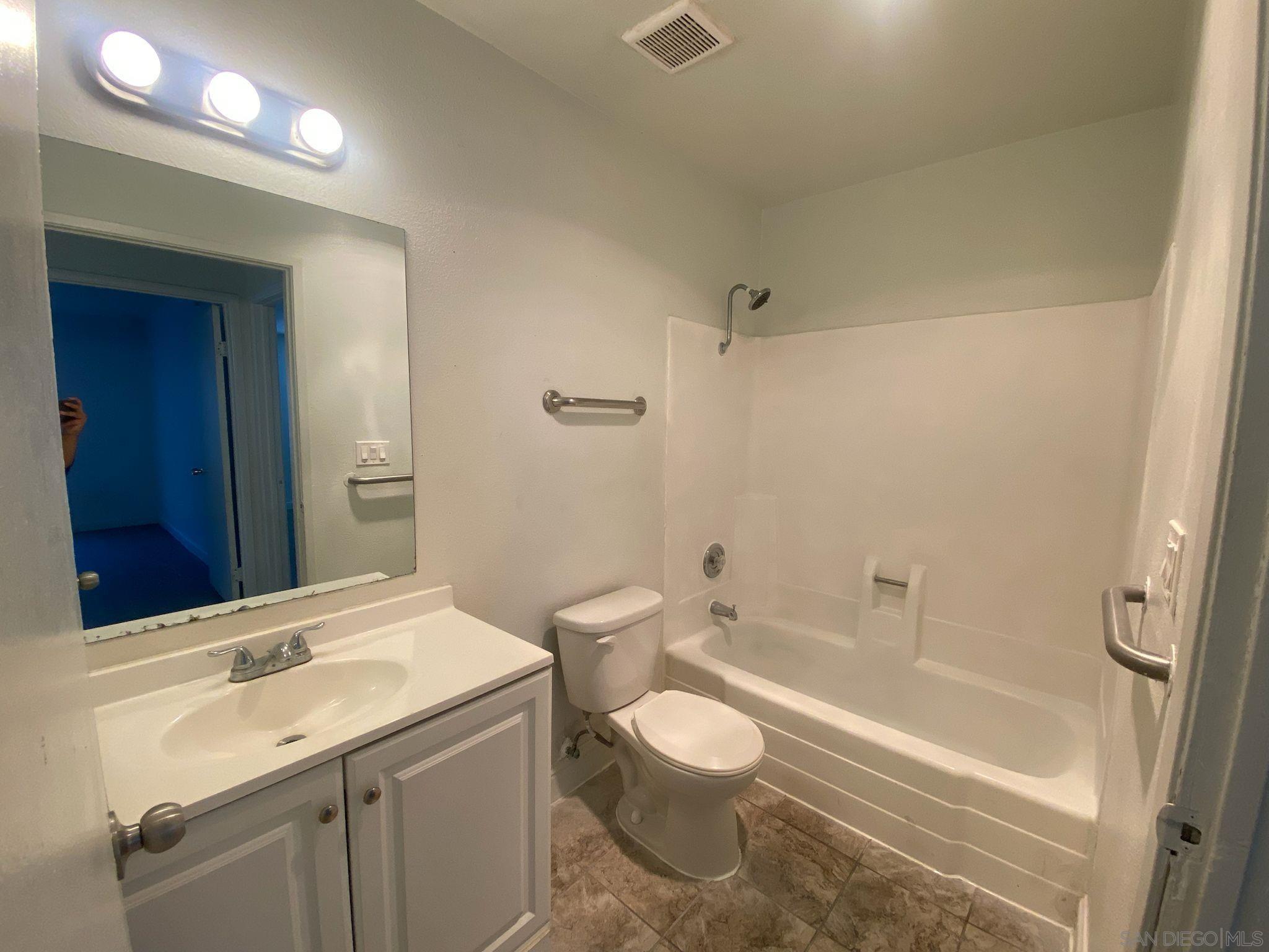 Detail Gallery Image 10 of 17 For 702  R Ave  6, National City,  CA 91950 - 2 Beds | 1 Baths