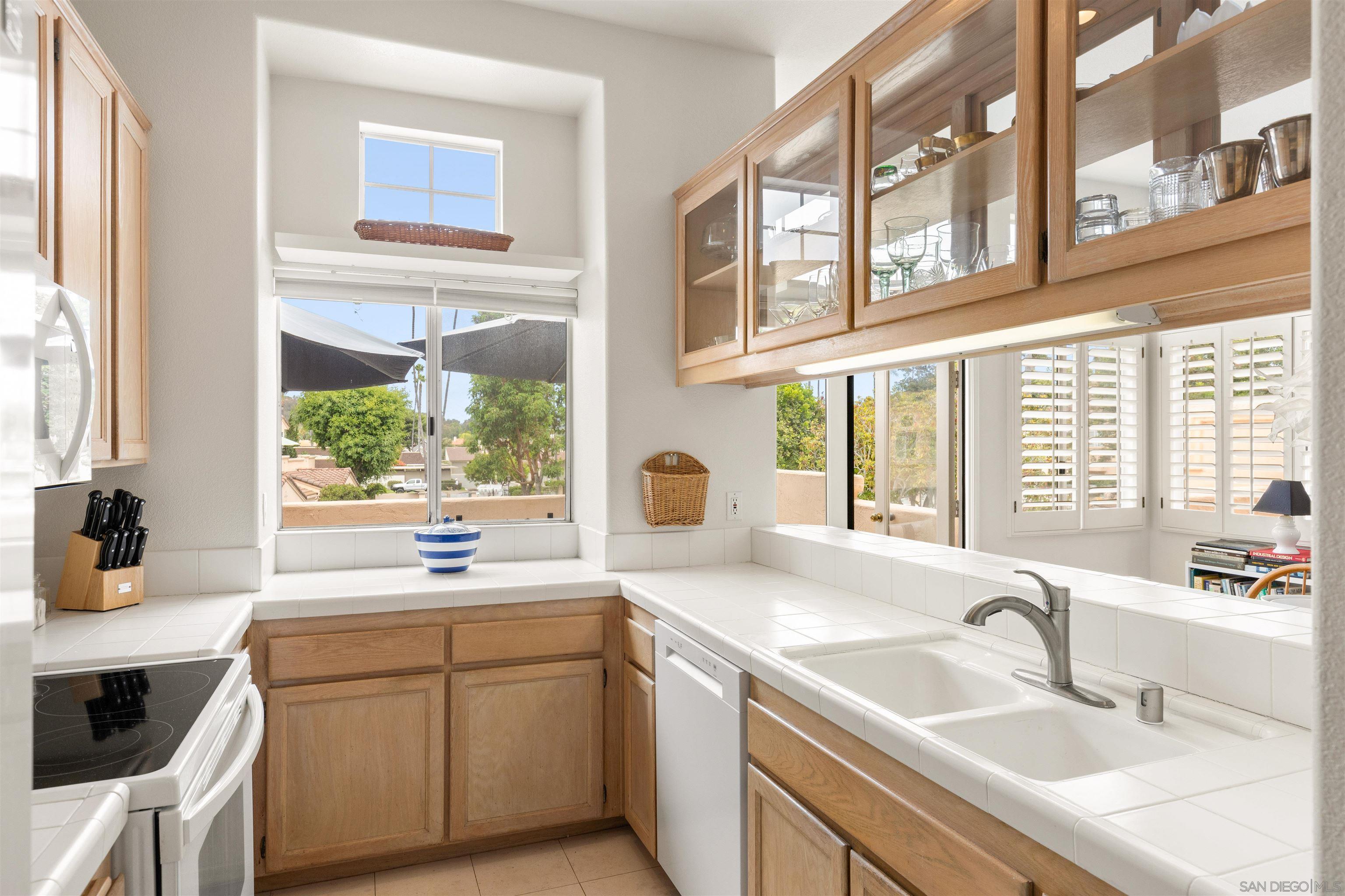 Detail Gallery Image 11 of 26 For 5609  Avenida De Parque, Rancho Santa Fe,  CA 92091 - 2 Beds | 2 Baths