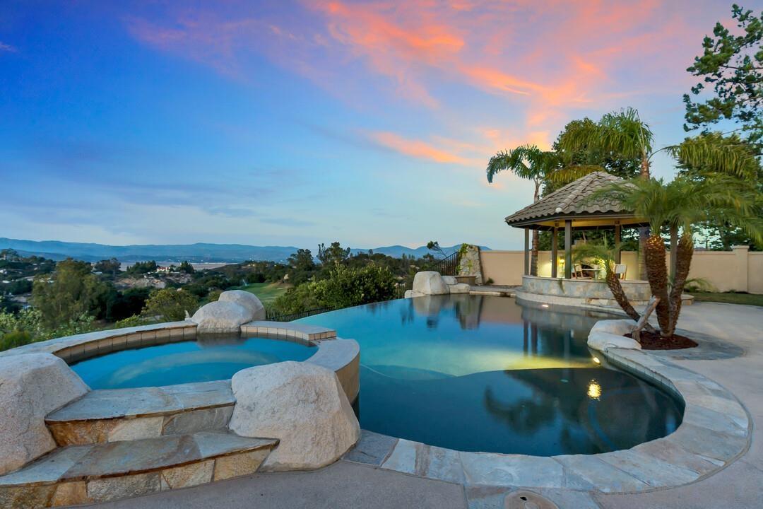 Front Image Thumbnail for SD250034418