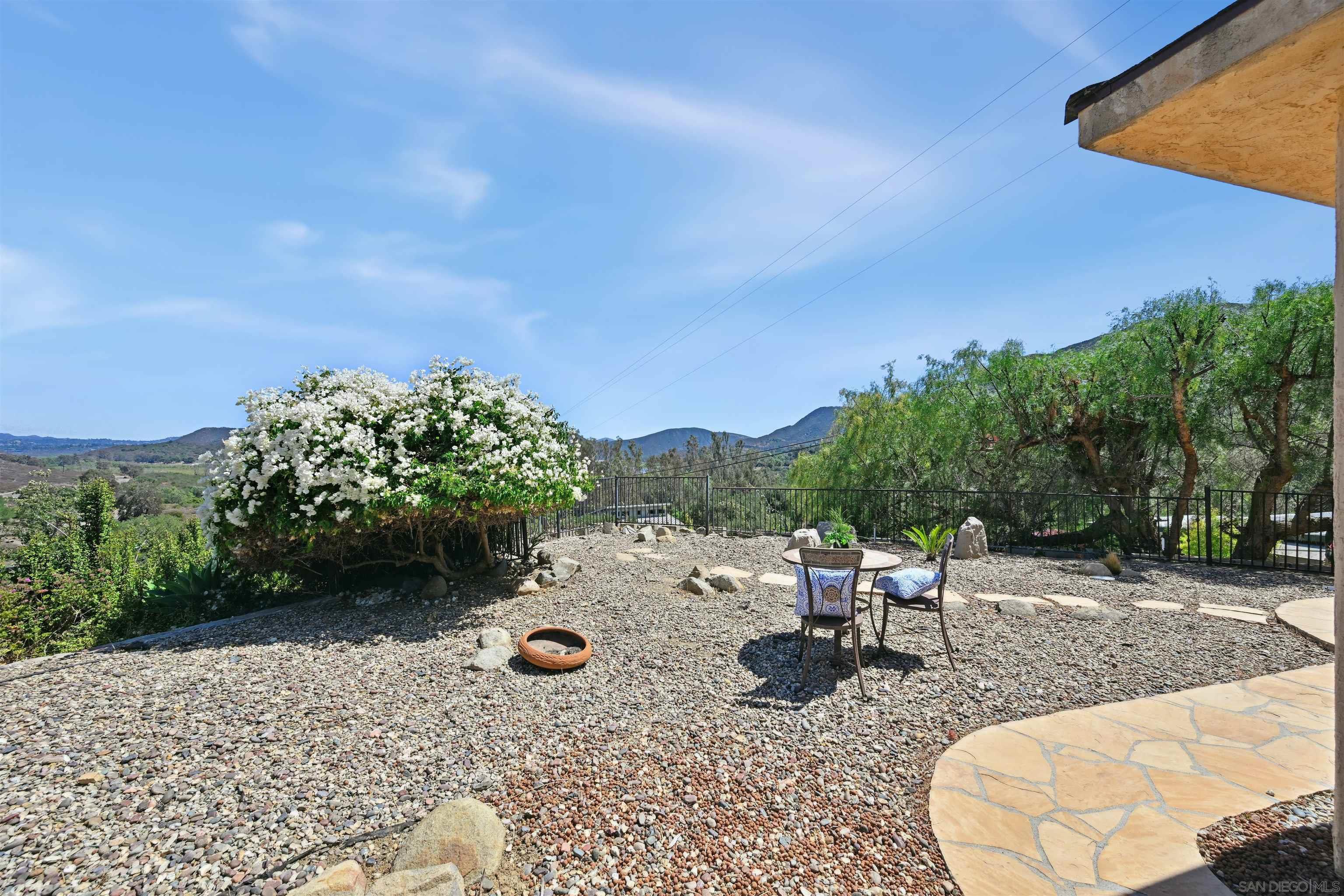 Detail Gallery Image 22 of 28 For 20227  Ash Ln, Escondido,  CA 92029 - 3 Beds | 3 Baths