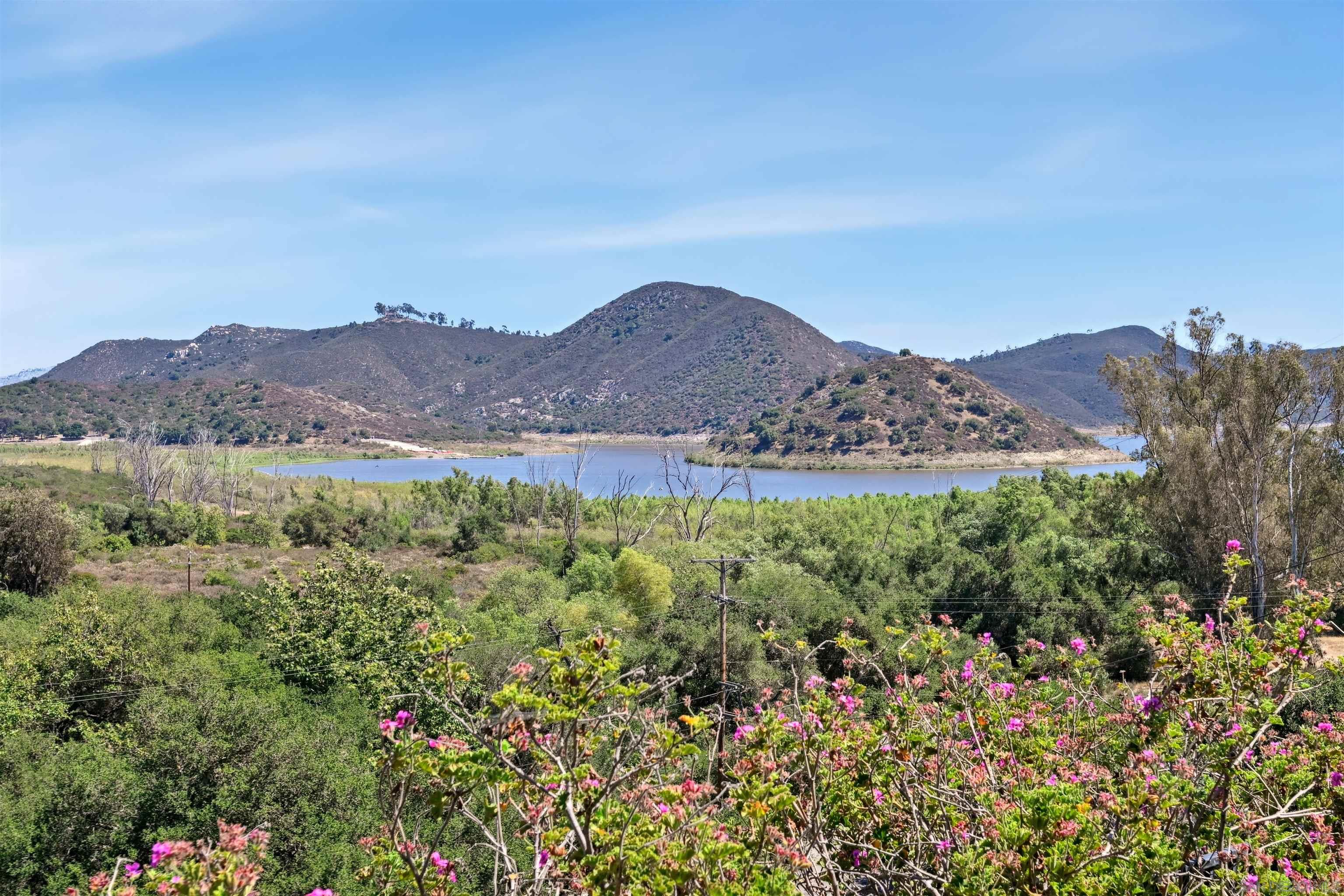 Detail Gallery Image 23 of 28 For 20227  Ash Ln, Escondido,  CA 92029 - 3 Beds | 3 Baths