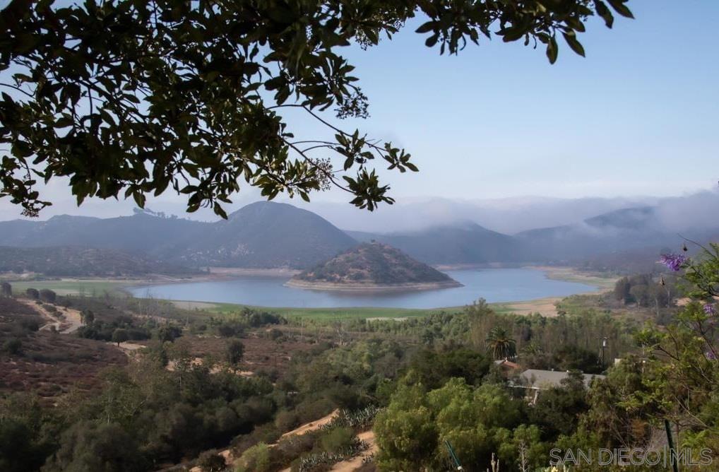 Detail Gallery Image 24 of 28 For 20227  Ash Ln, Escondido,  CA 92029 - 3 Beds | 3 Baths