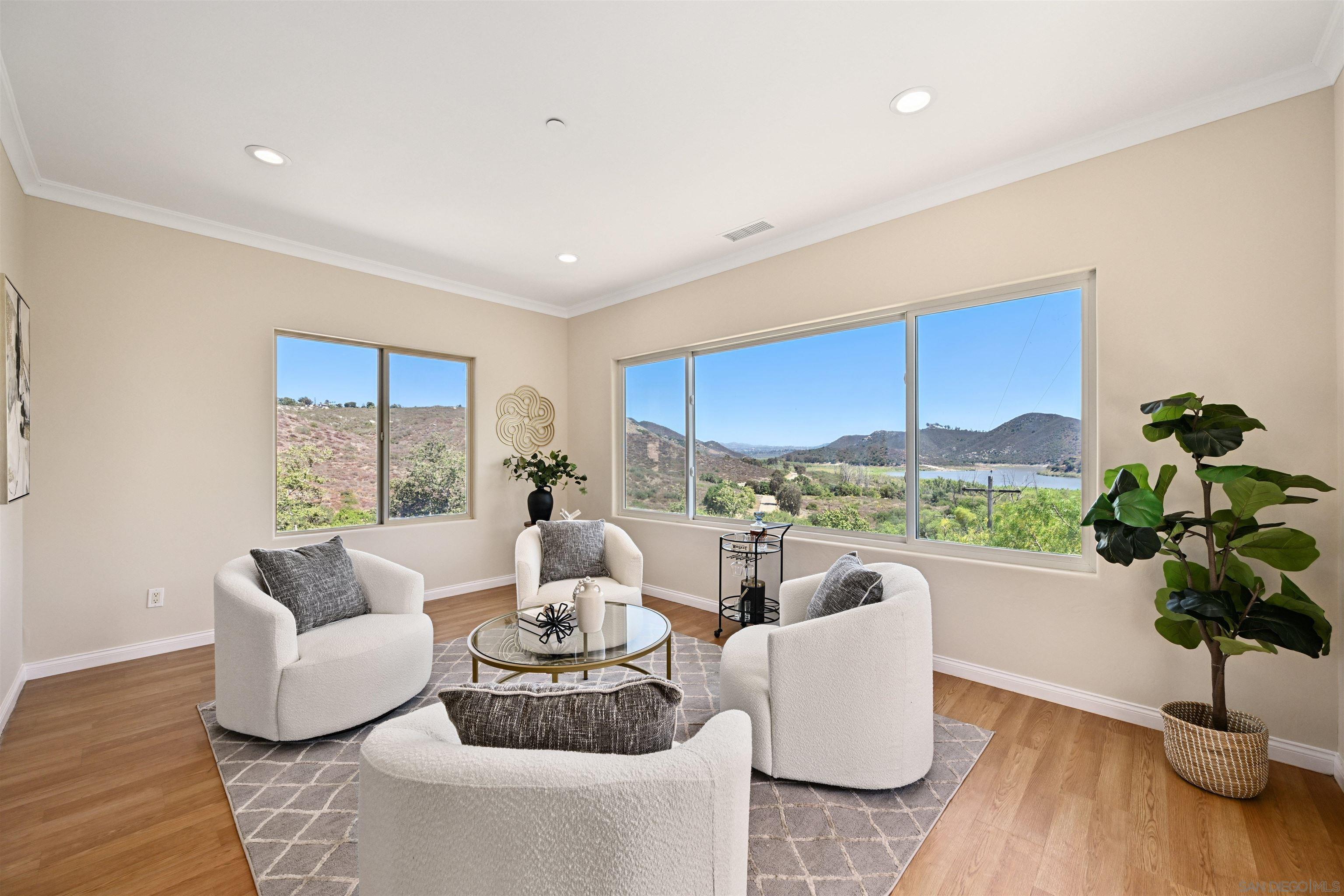 Detail Gallery Image 5 of 28 For 20227  Ash Ln, Escondido,  CA 92029 - 3 Beds | 3 Baths