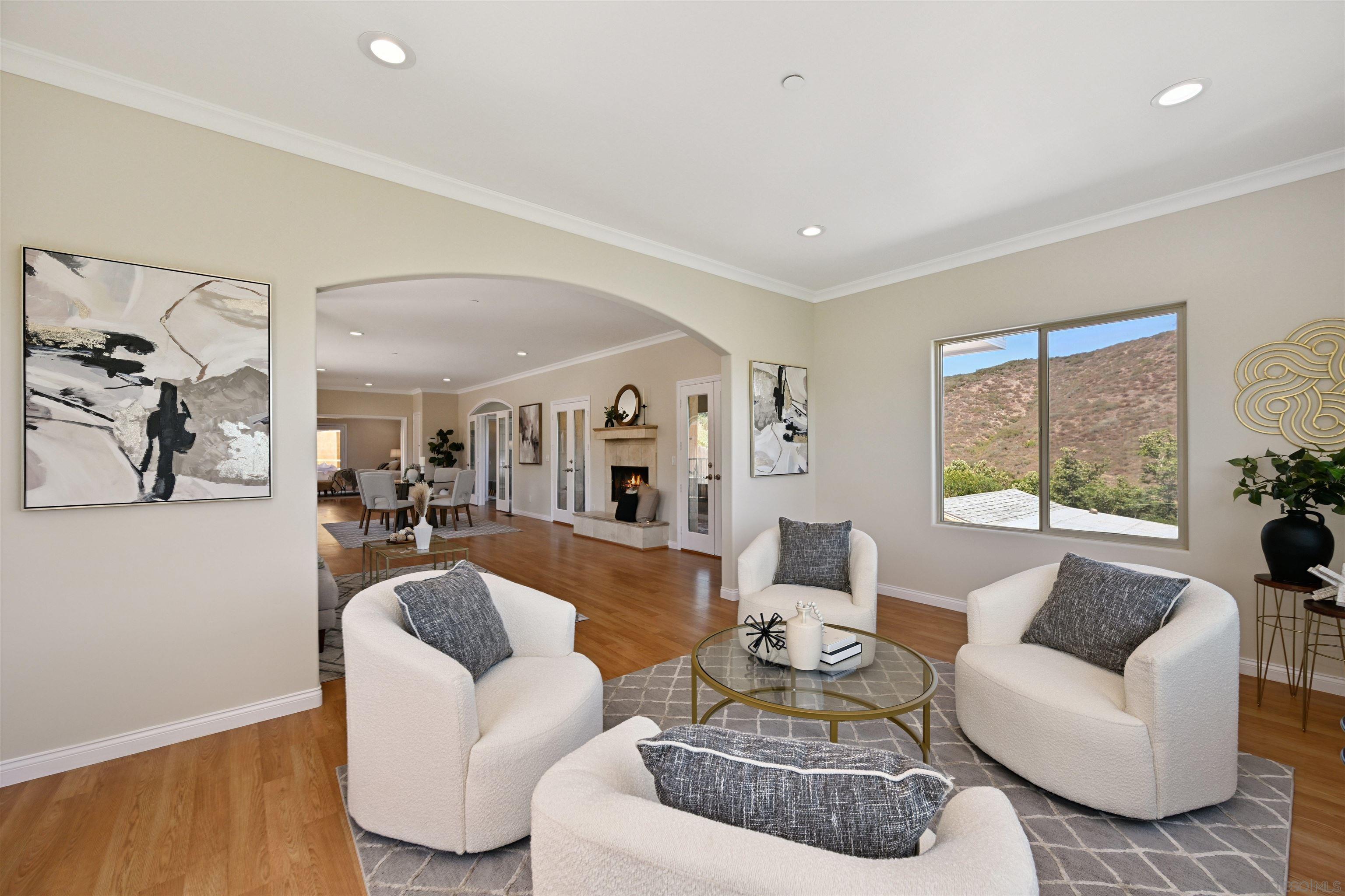 Detail Gallery Image 6 of 28 For 20227  Ash Ln, Escondido,  CA 92029 - 3 Beds | 3 Baths