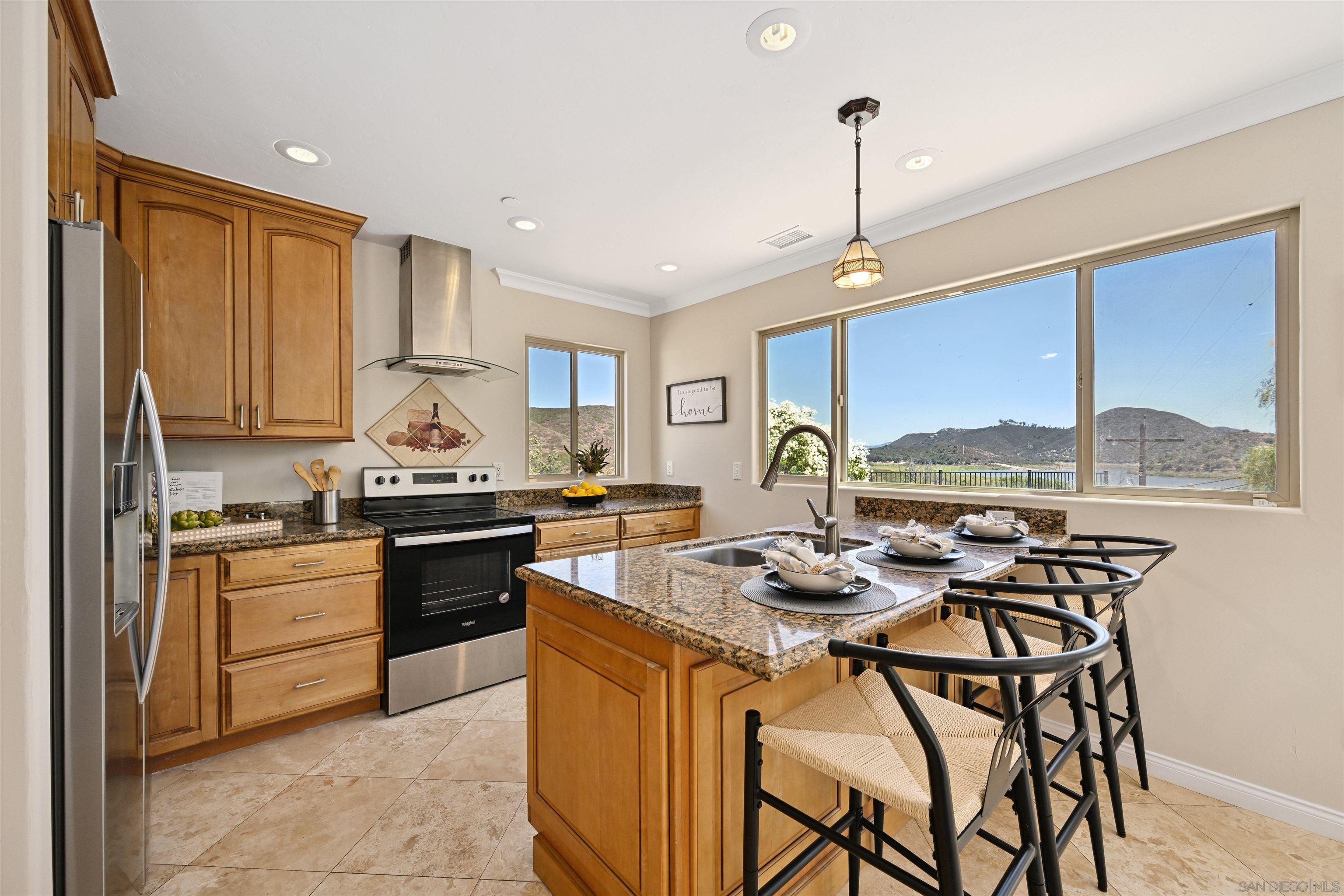 Detail Gallery Image 8 of 28 For 20227  Ash Ln, Escondido,  CA 92029 - 3 Beds | 3 Baths