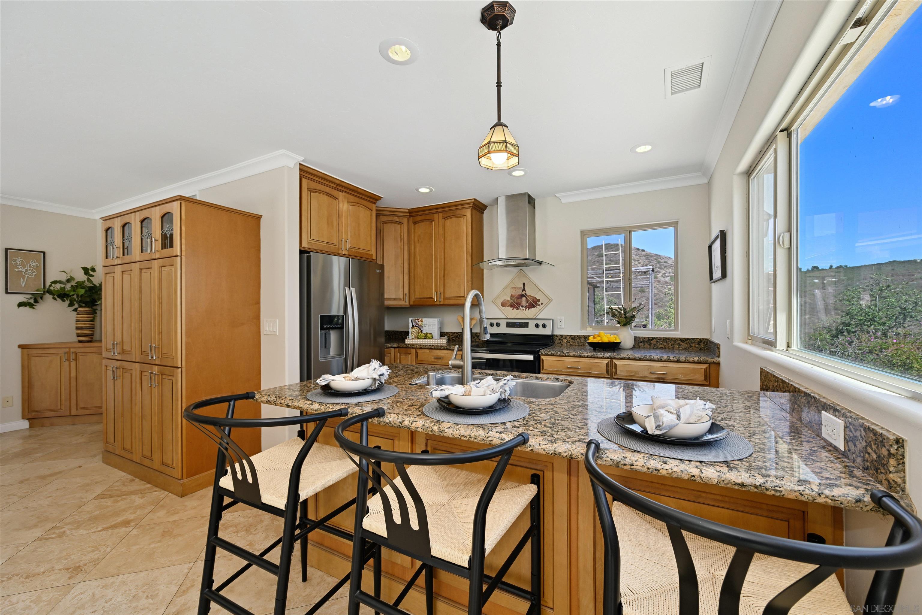 Detail Gallery Image 9 of 28 For 20227  Ash Ln, Escondido,  CA 92029 - 3 Beds | 3 Baths