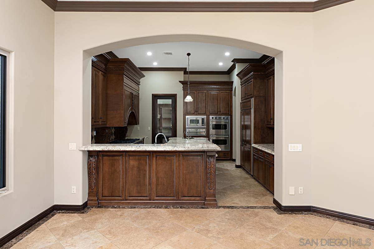 Detail Gallery Image 16 of 42 For 3745  Vista Pointe, Bonita,  CA 91902 - 6 Beds | 5/1 Baths