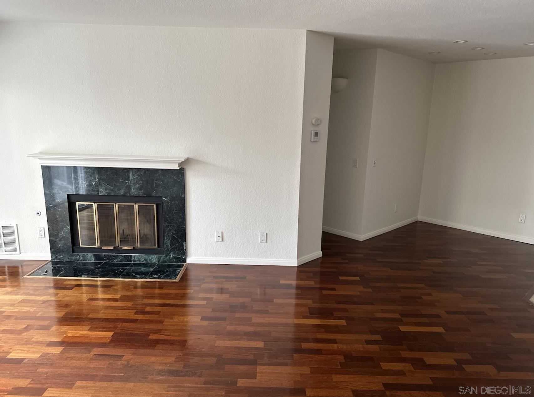 Detail Gallery Image 4 of 25 For 7248  Camino Degrazia  295, San Diego,  CA 92111 - 2 Beds | 2 Baths