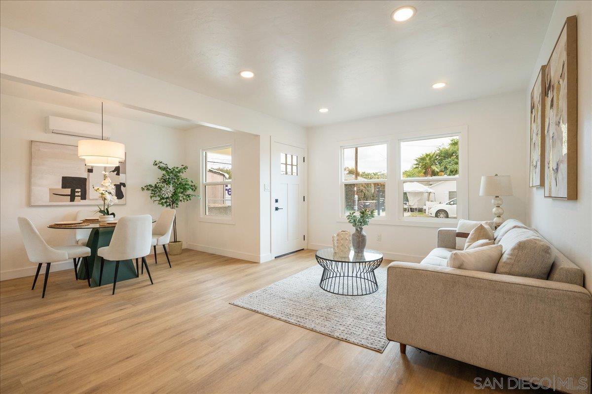 Front Image Thumbnail for SD250034598