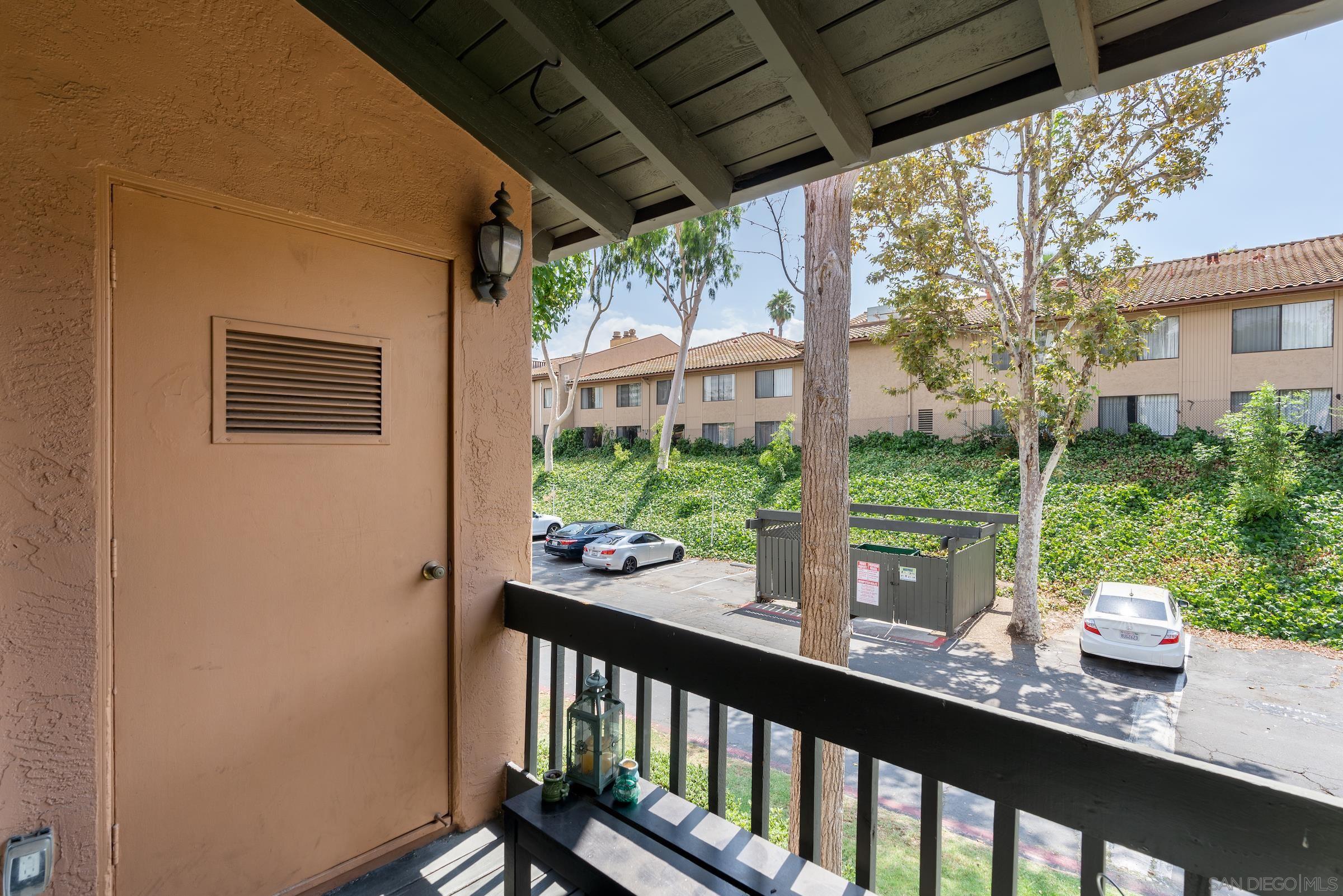 Detail Gallery Image 12 of 20 For 17093 W Bernardo Dr.  #205,  San Diego,  CA 92127 - 2 Beds | 1 Baths