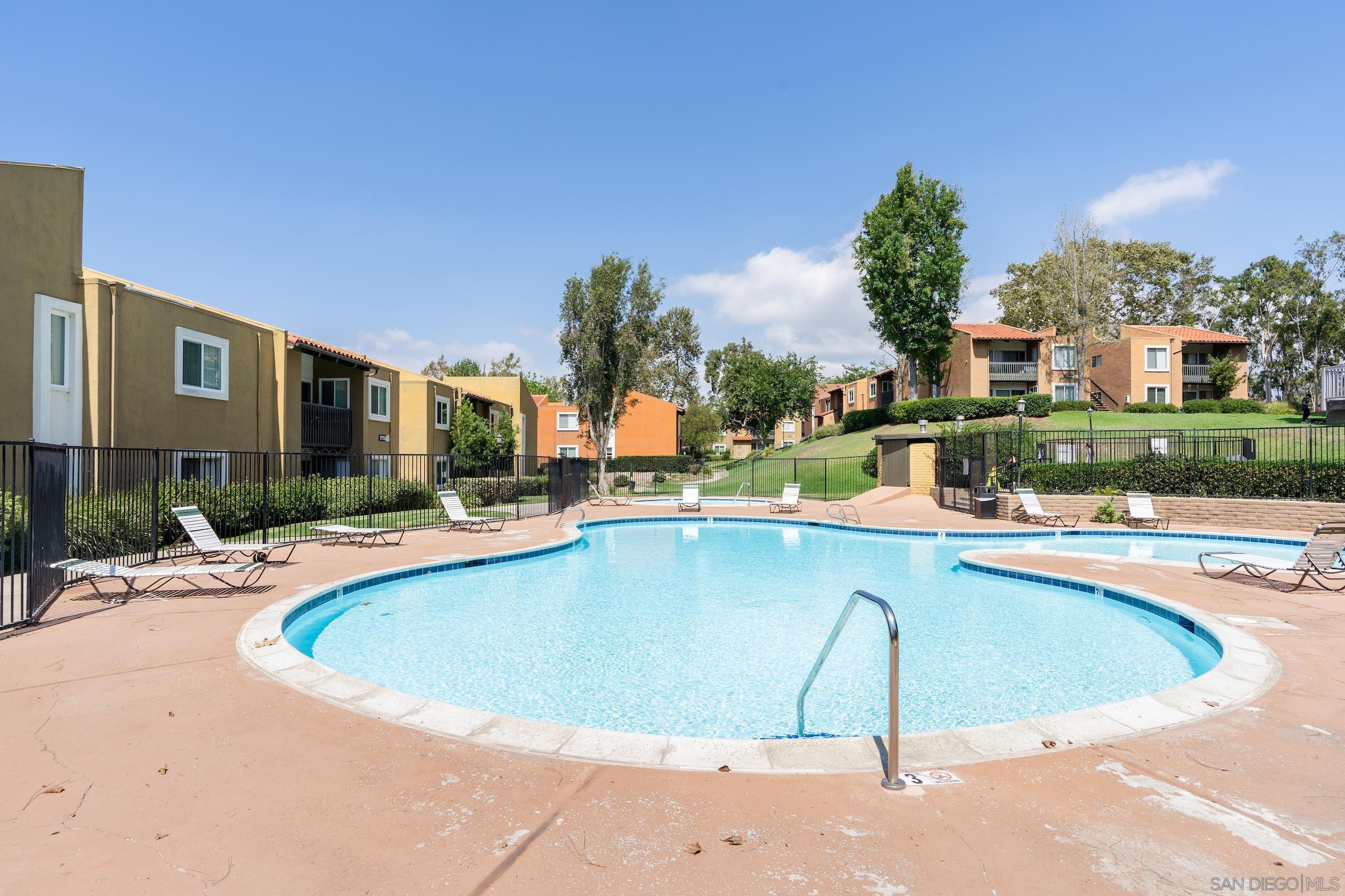 Detail Gallery Image 13 of 20 For 17093 W Bernardo Dr.  #205,  San Diego,  CA 92127 - 2 Beds | 1 Baths